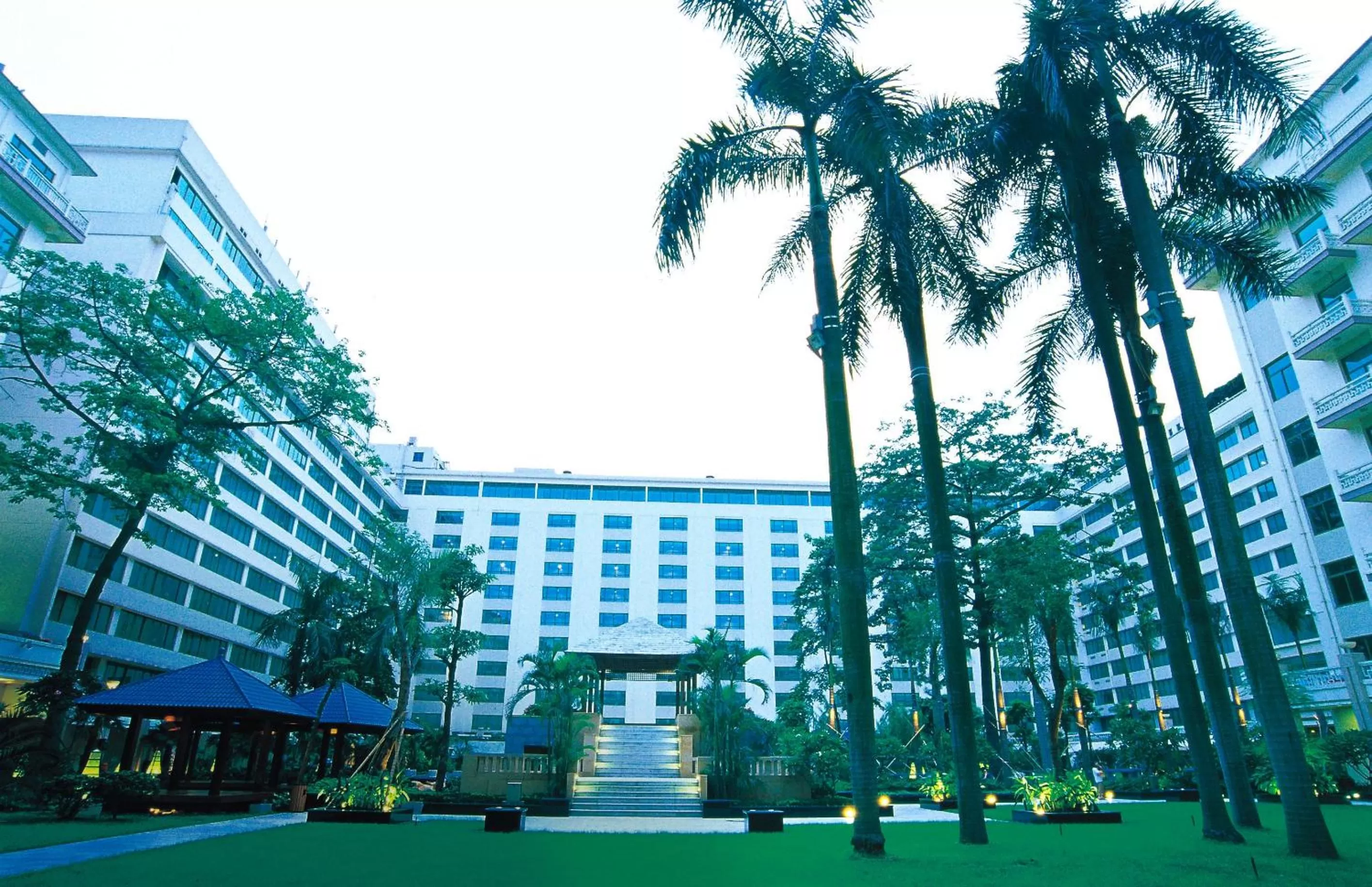 Facade/entrance in Guangzhou Dong Fang Hotel