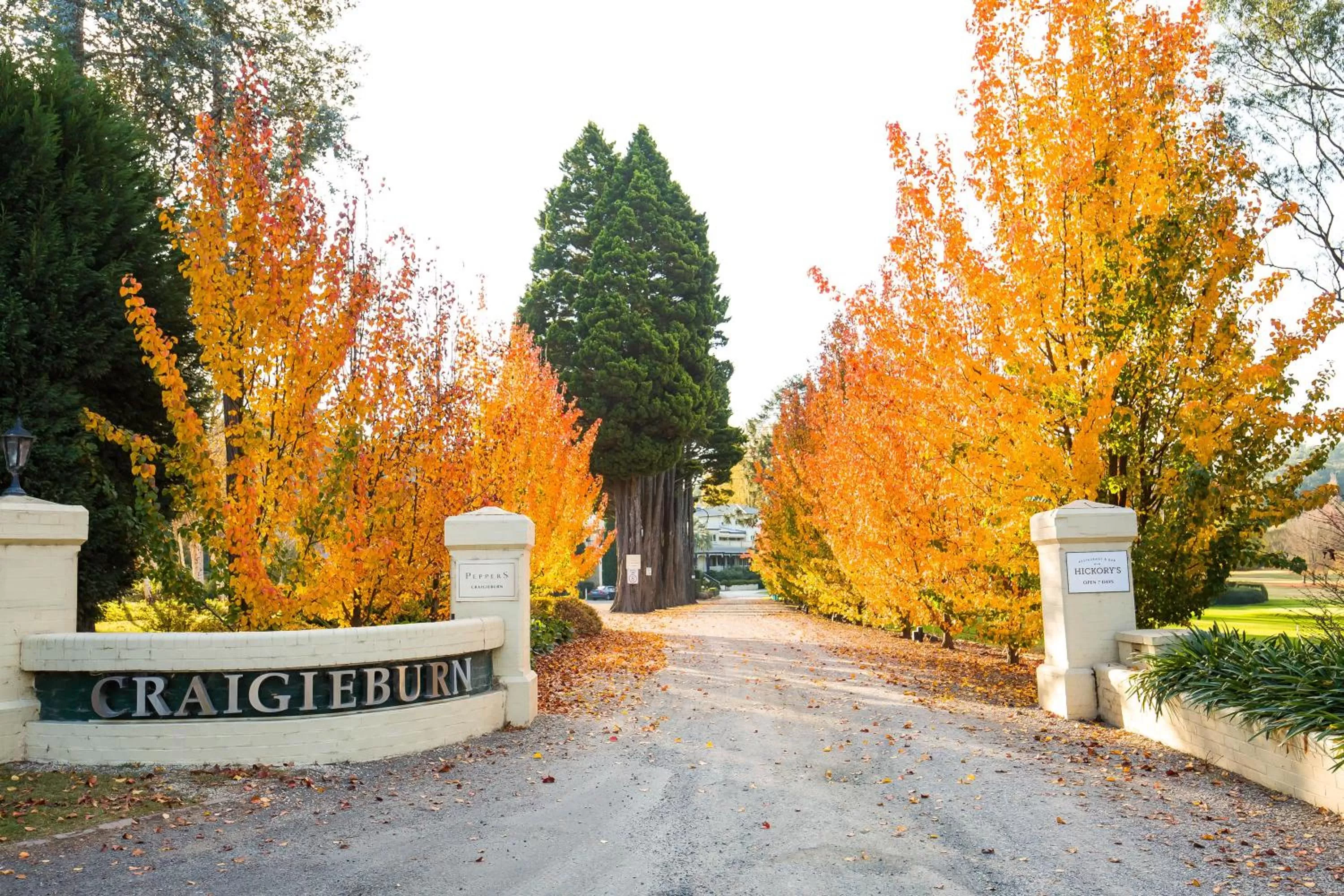 Facade/entrance in Peppers Craigieburn Resort