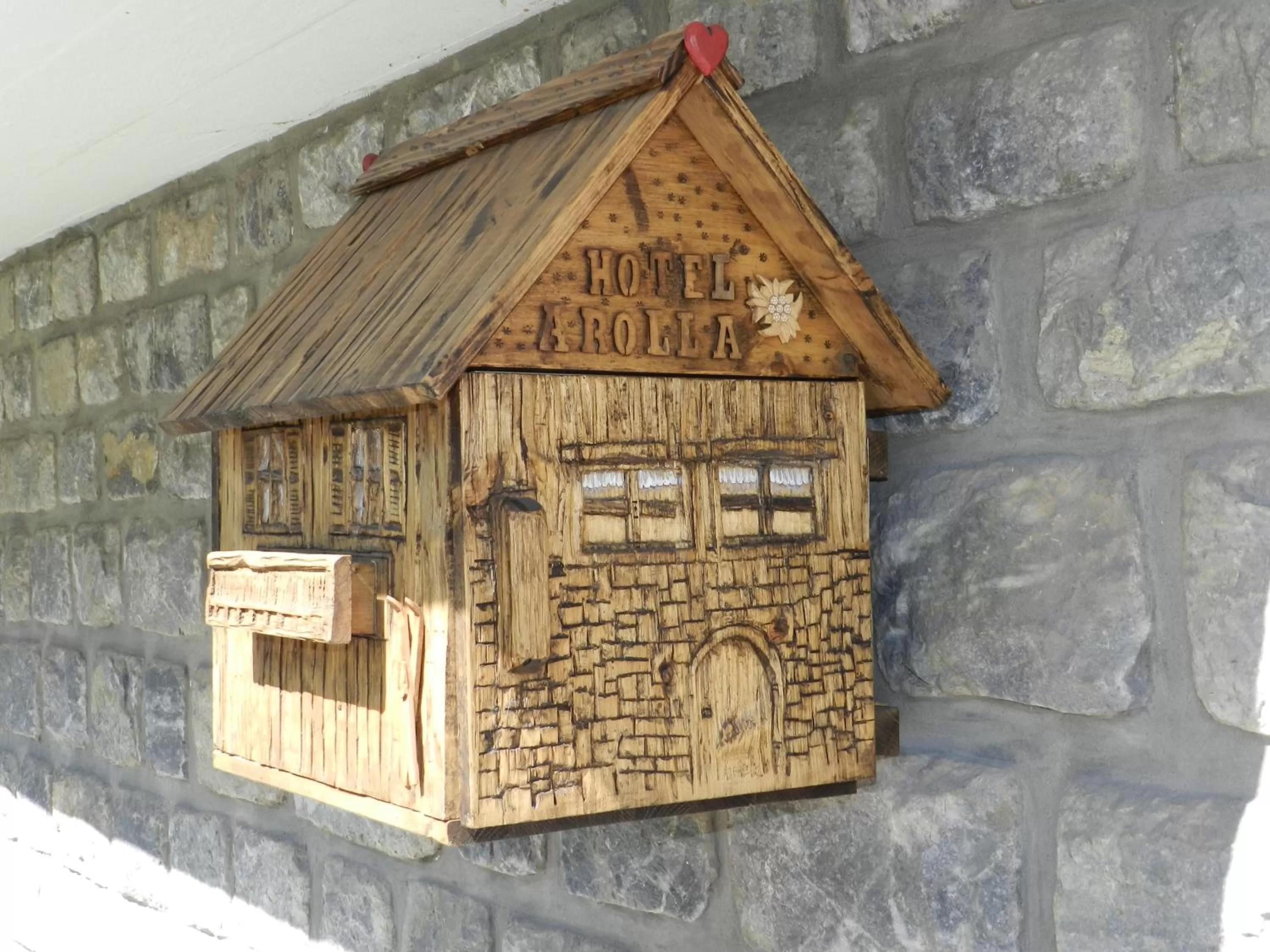 Decorative detail in Hôtel Arolla