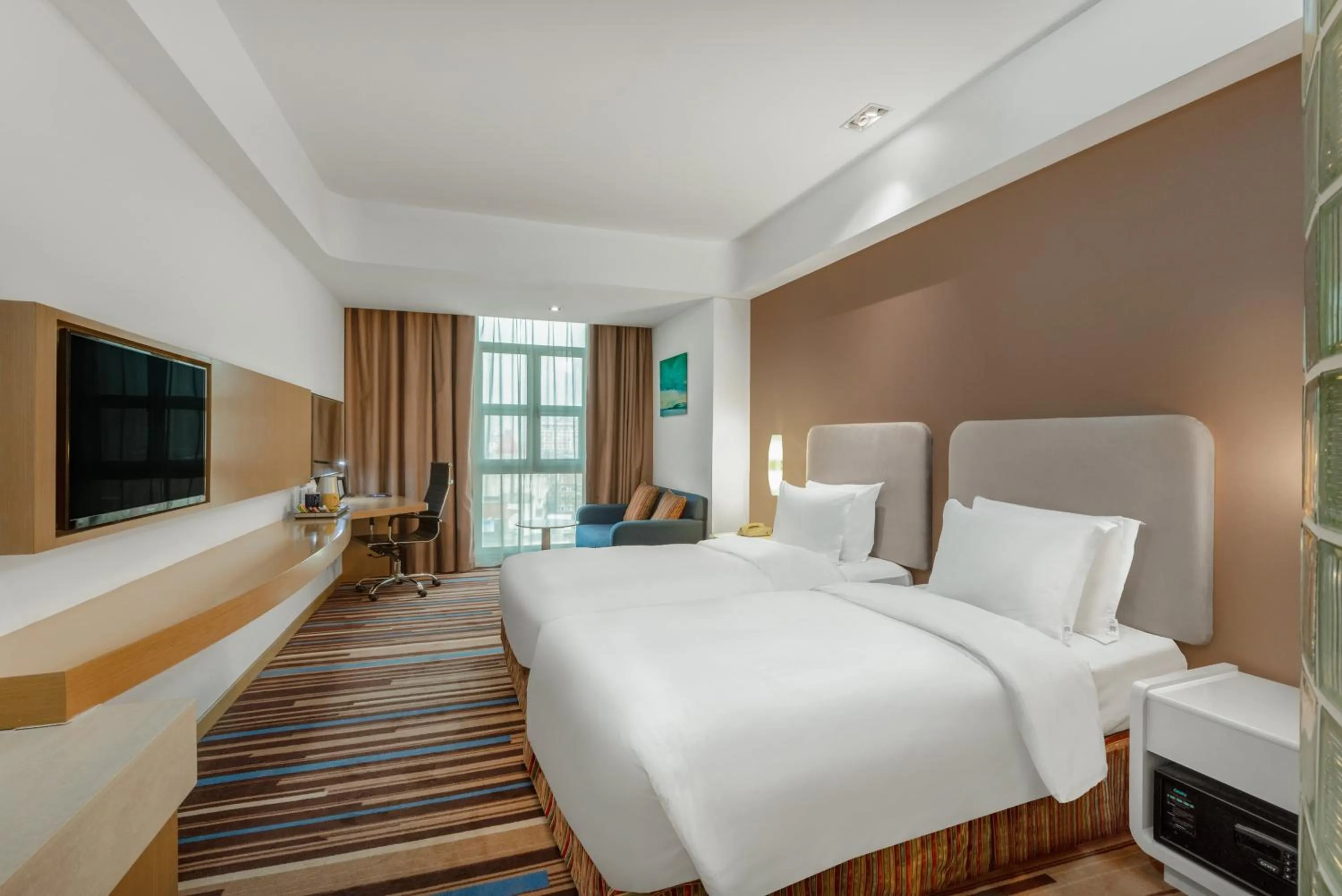 Photo of the whole room in Holiday Inn Express Nantong Downtown by IHG
