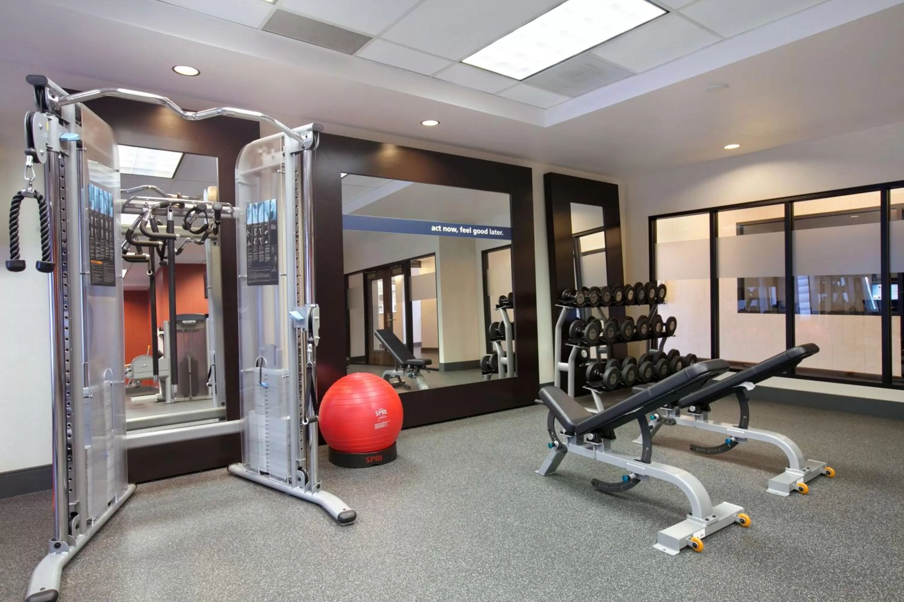 Fitness centre/facilities in Hampton Inn & Suites Anaheim Garden Grove