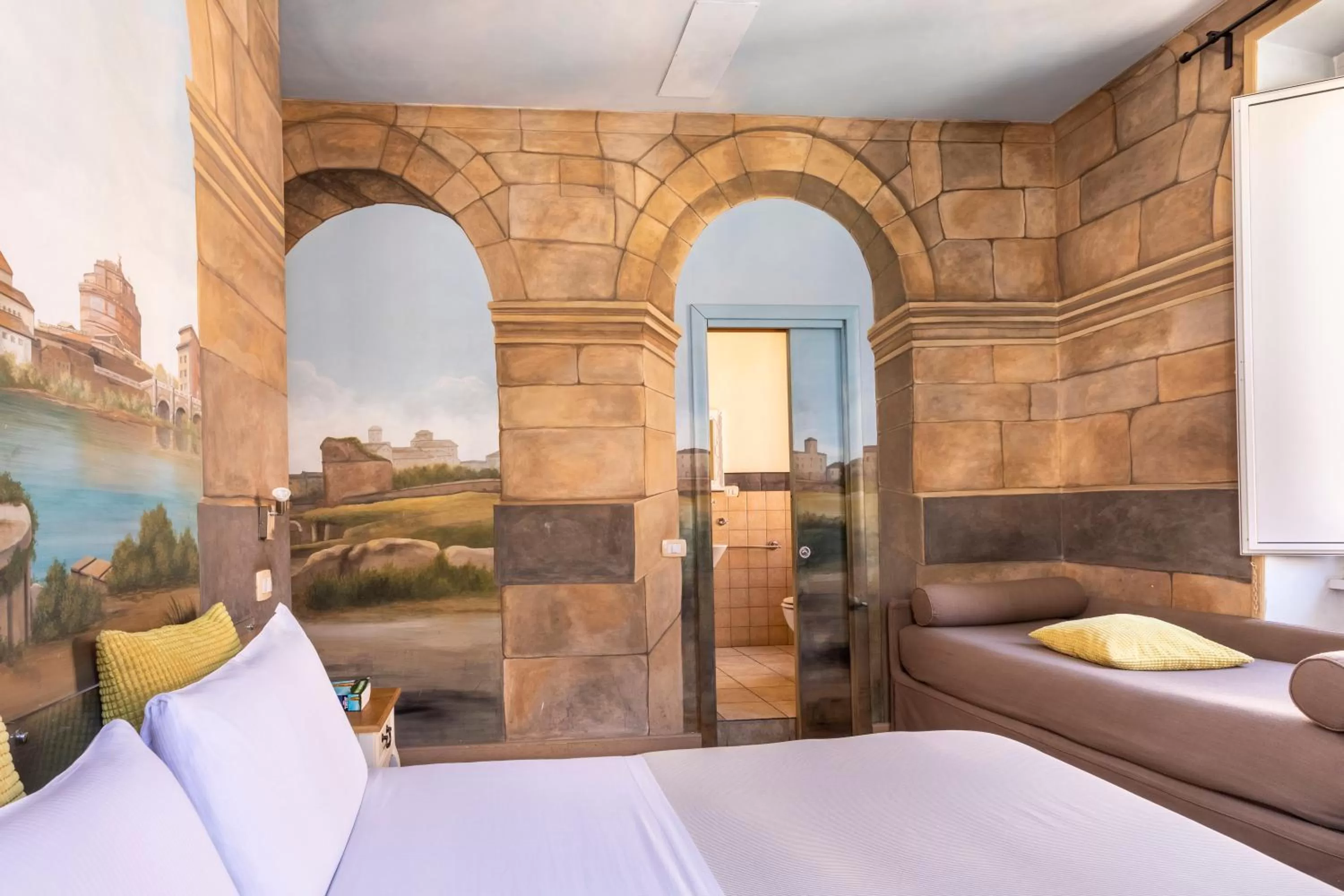 Photo of the whole room, Bed in Suites Trastevere