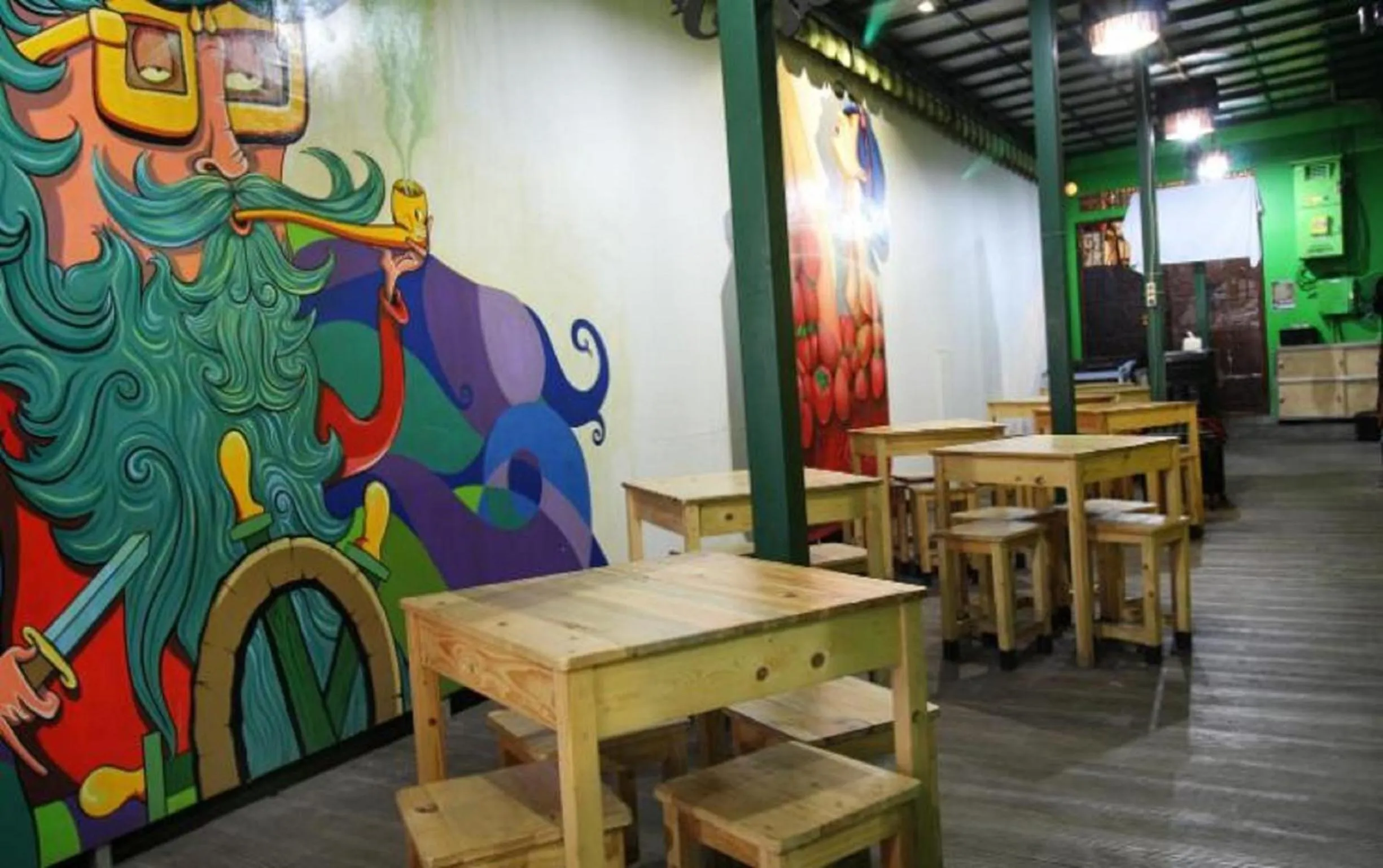 Restaurant/places to eat in Twins Hotel