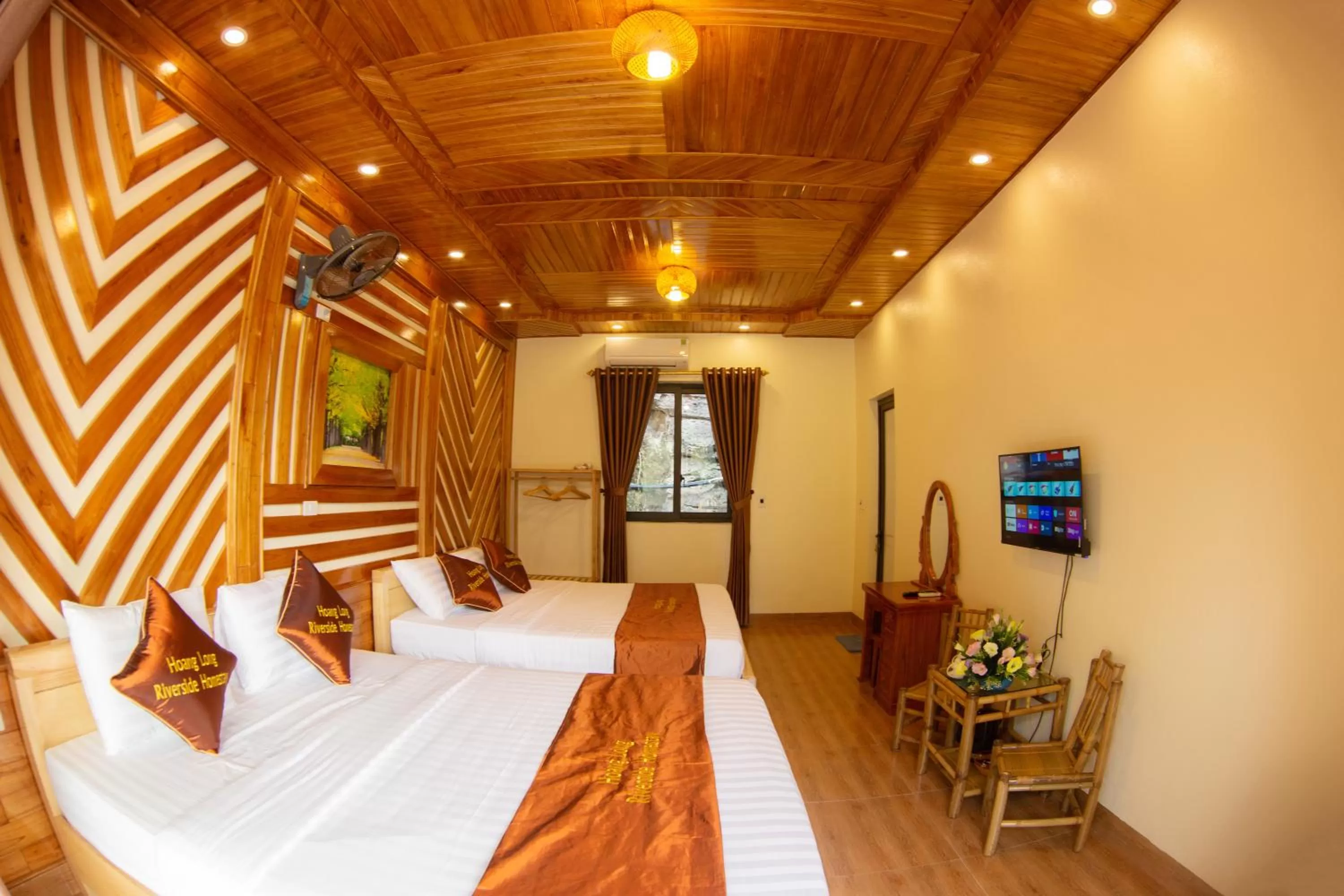 Bed in HoangLong Riverside Homestay