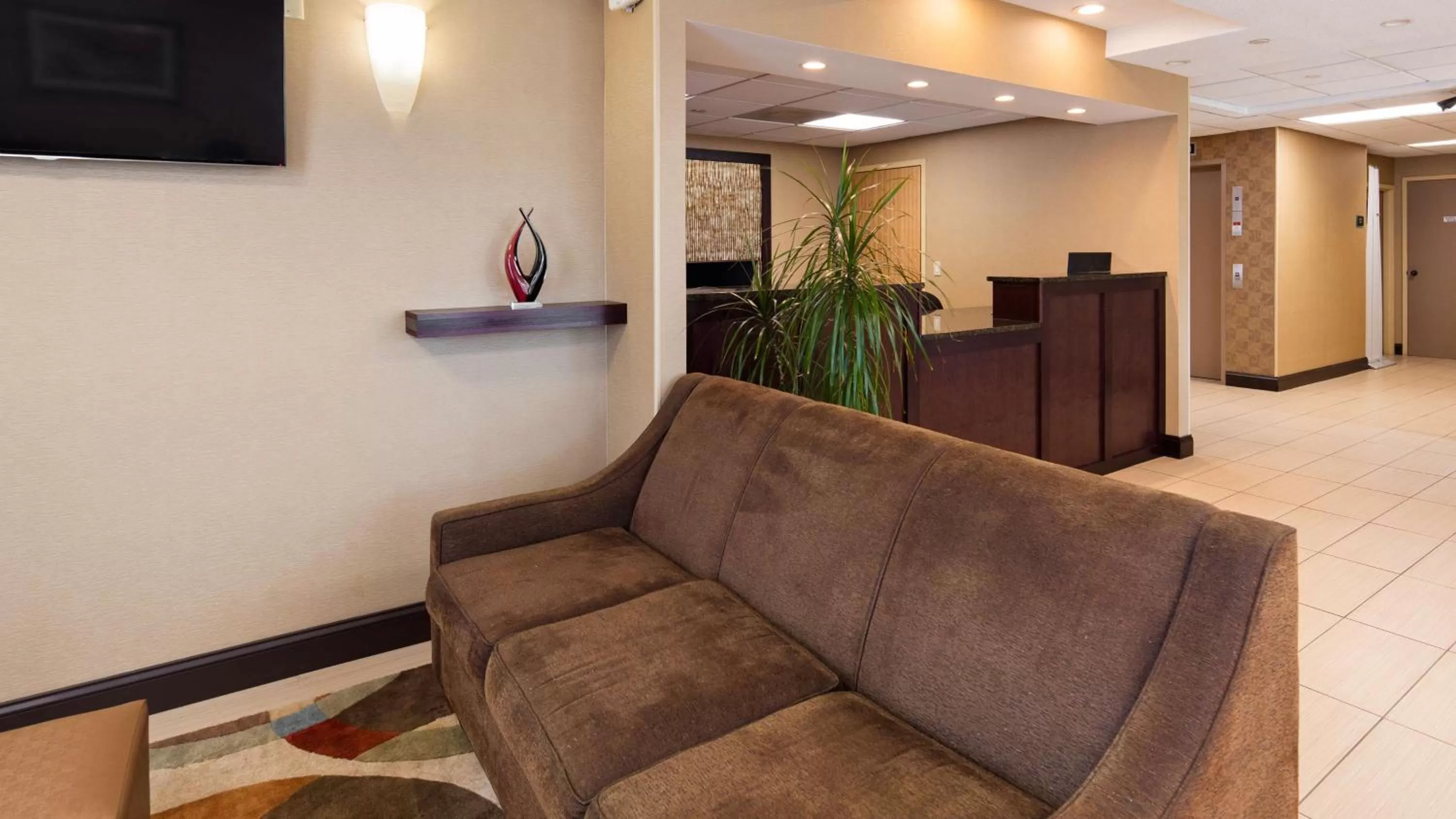 Lobby or reception in Best Western Springfield West Inn