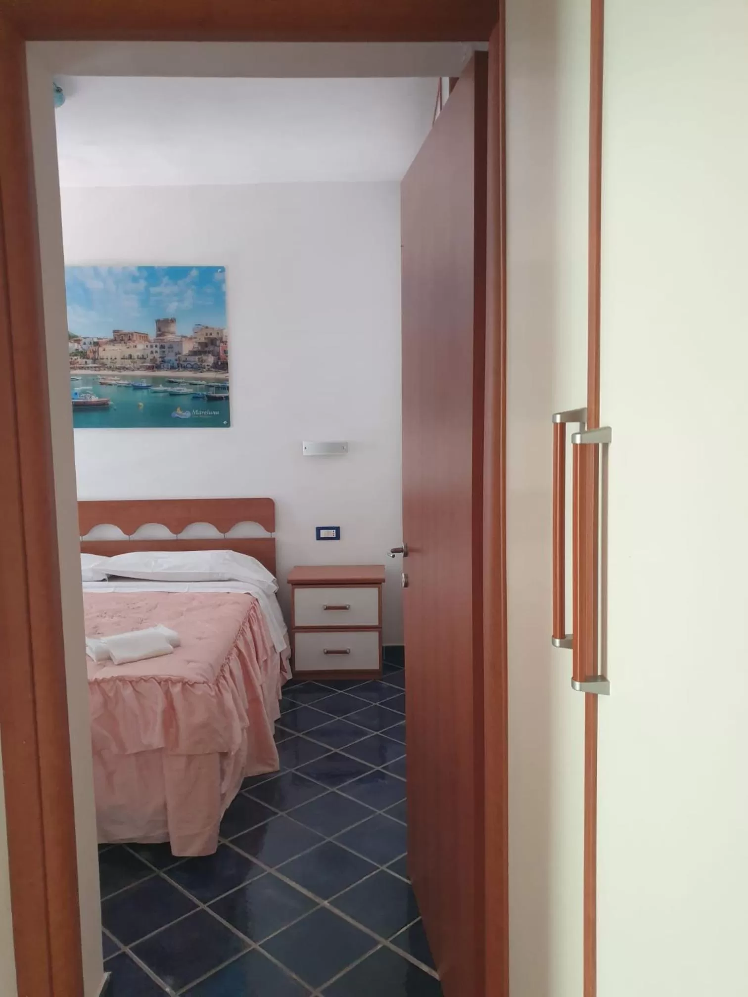 Bed in Hotel Mareluna Ischia