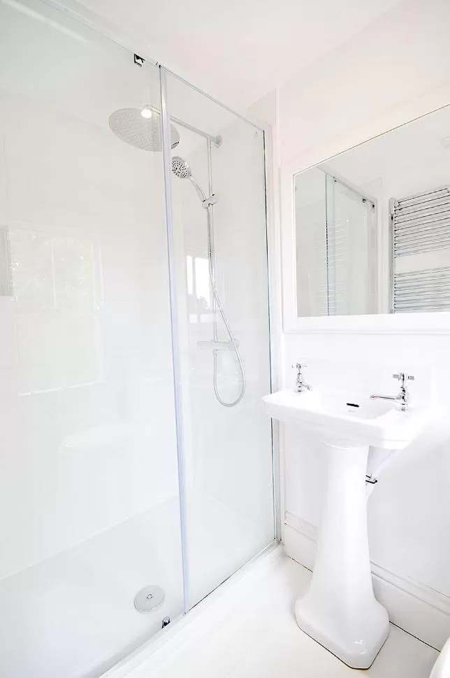 Bathroom in Poplars Farm