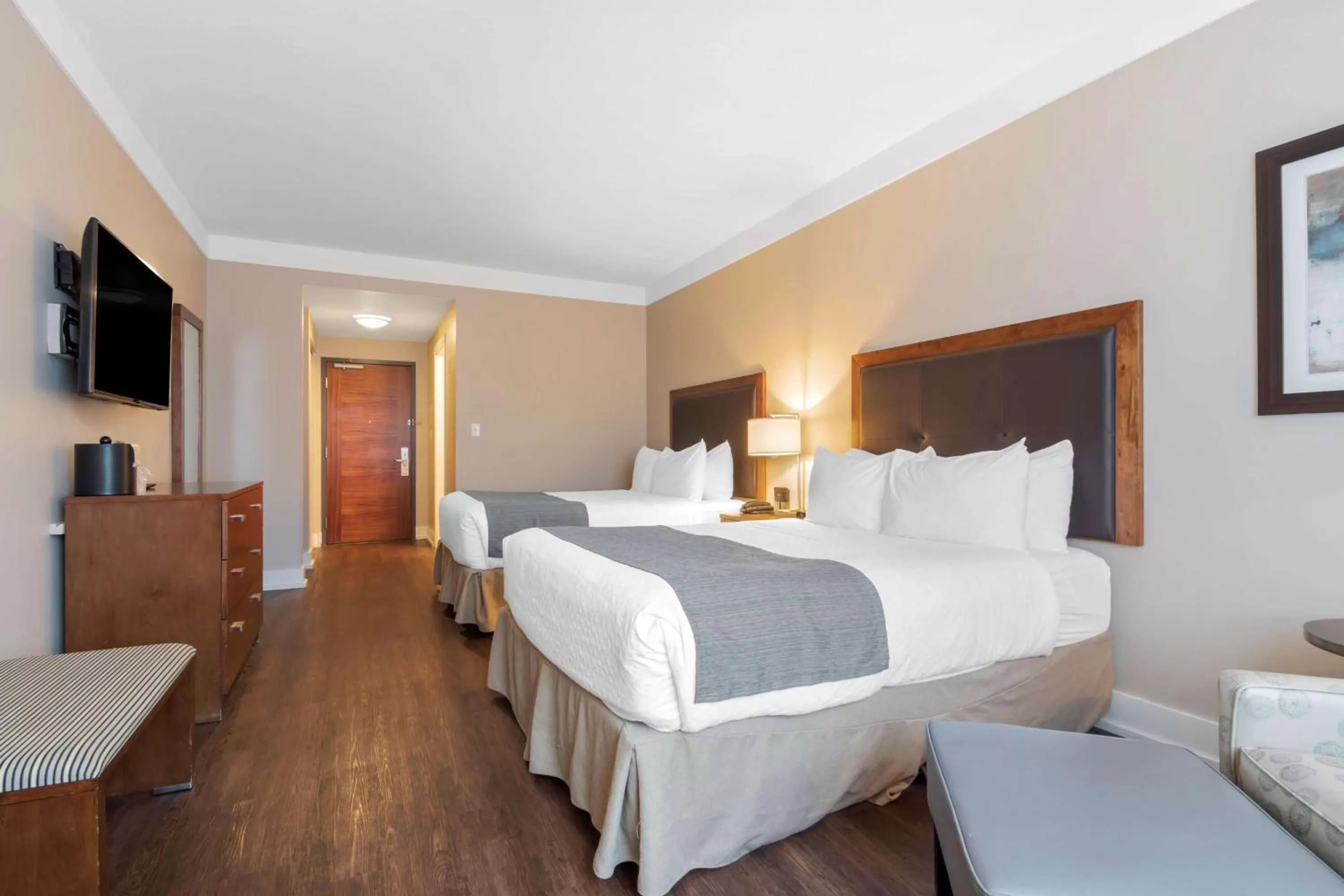 Bedroom, Bed in Best Western Plus Revelstoke