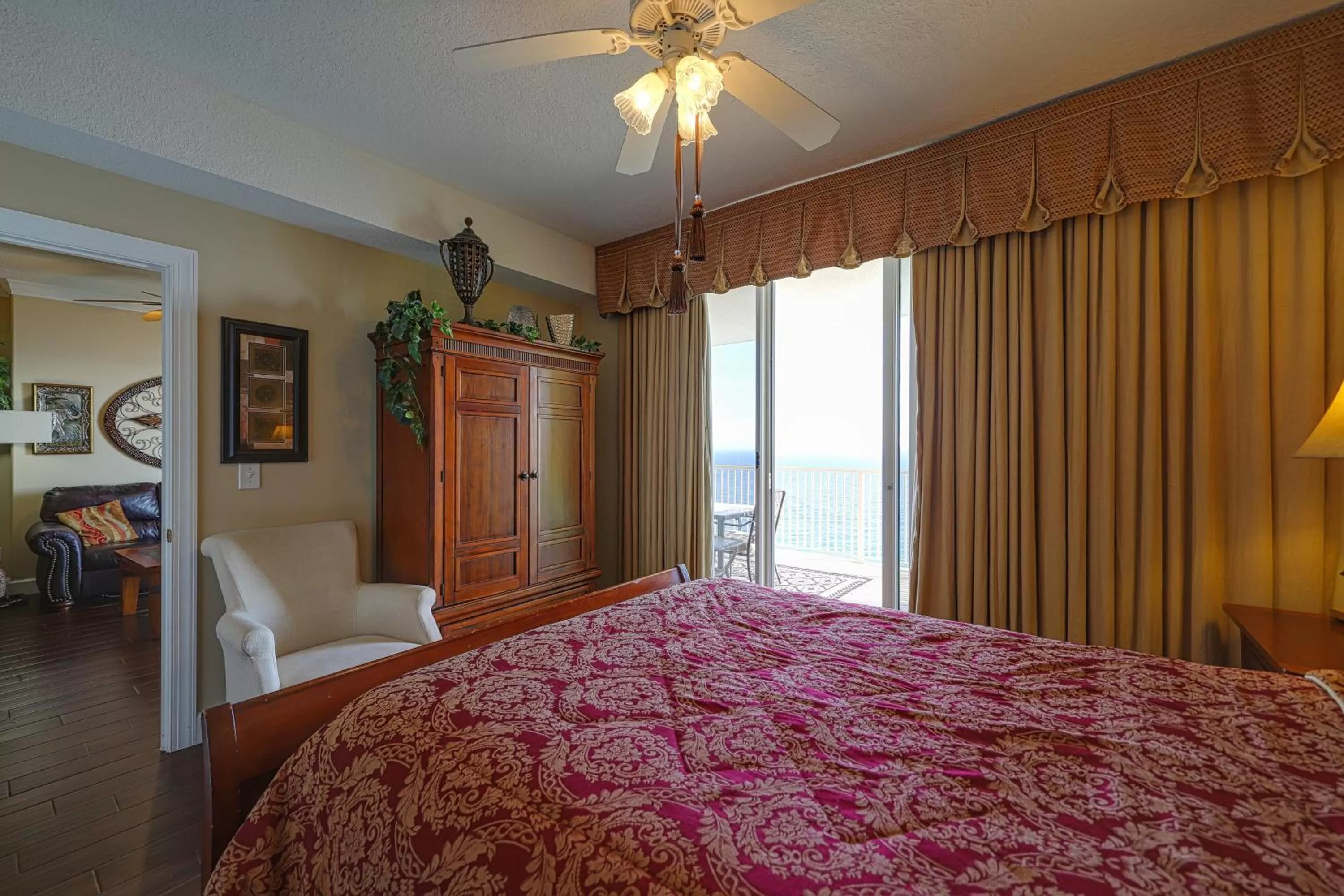 Bed in Emerald Isle 2207