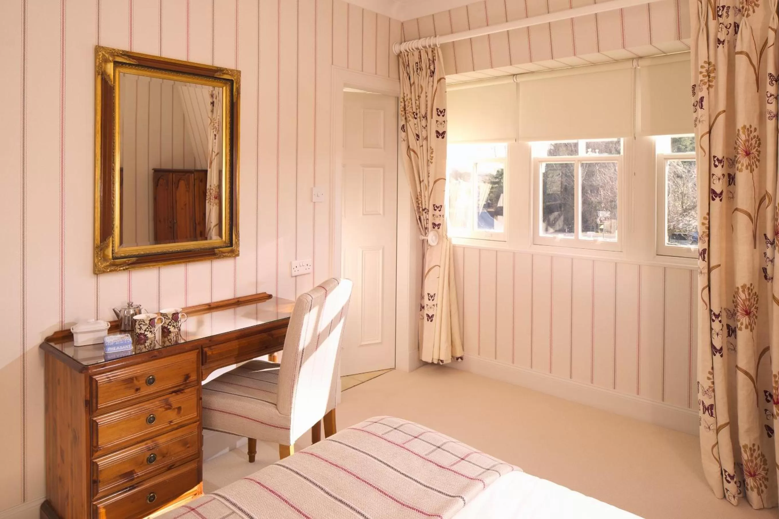 Bedroom, Bed in Carfraemill