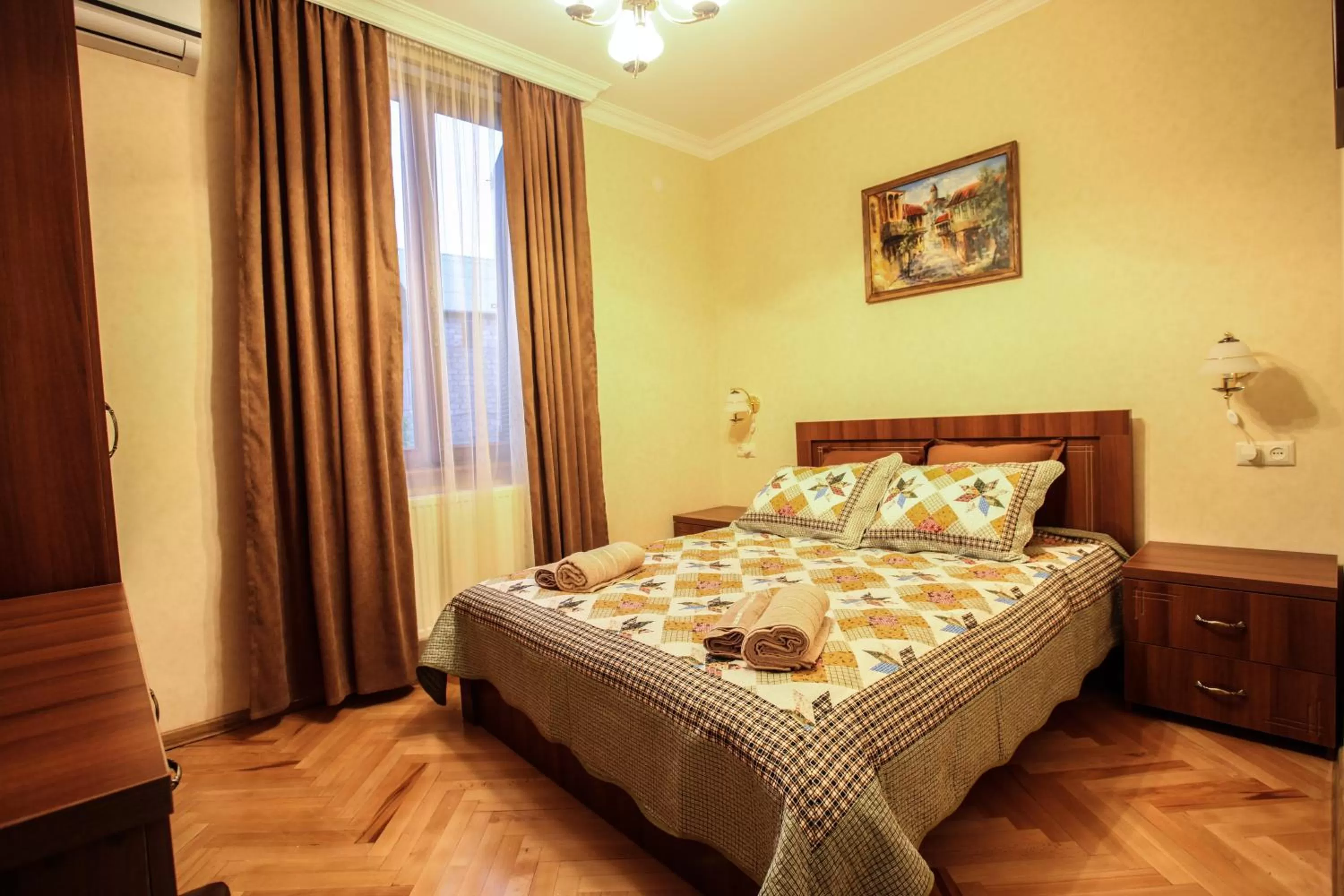 Photo of the whole room, Bed in Heyvany