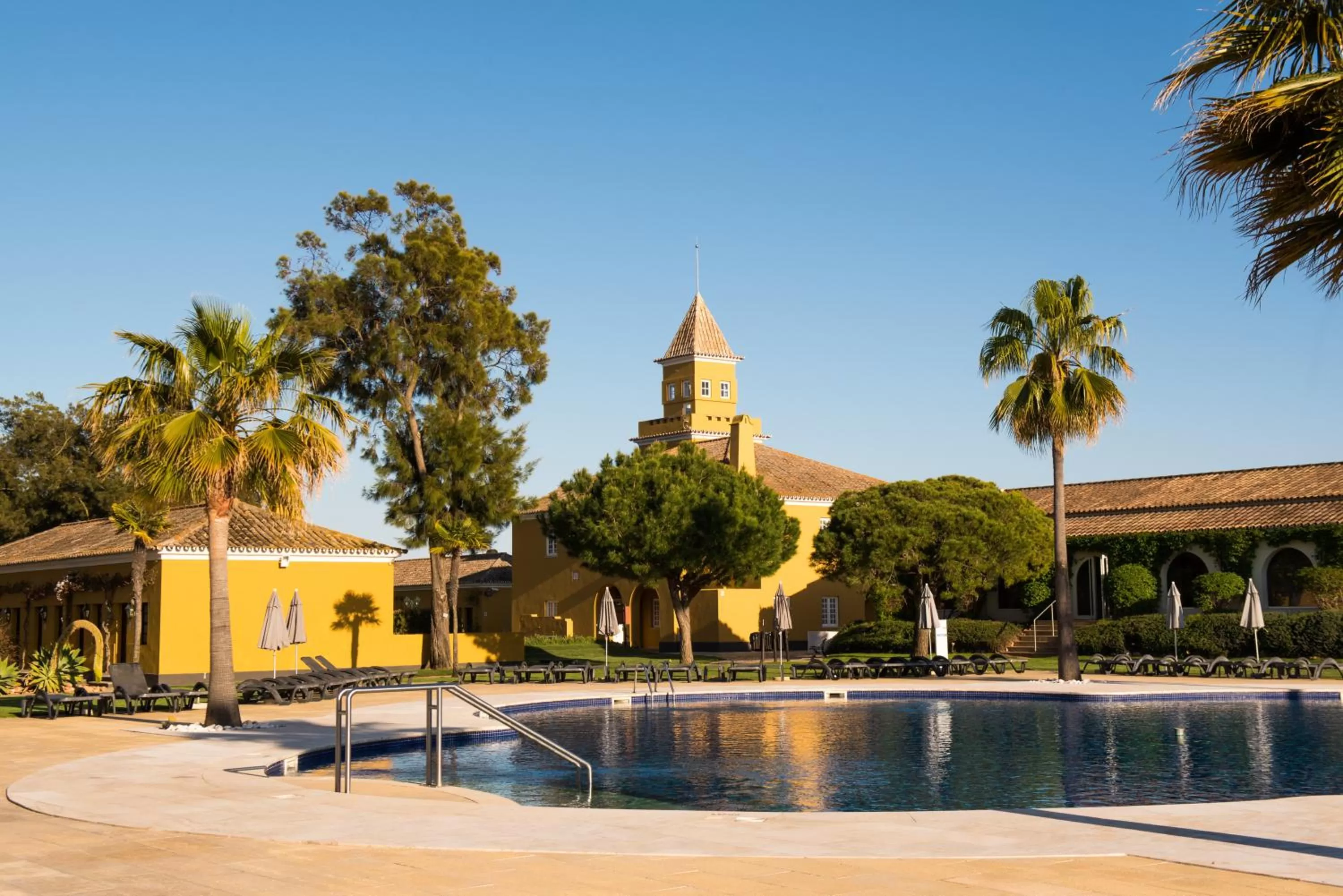 Swimming pool in Vila Gale Albacora