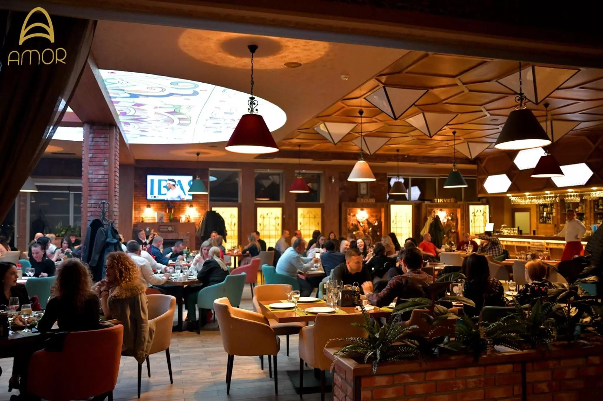 Restaurant/places to eat in Hotel Amor