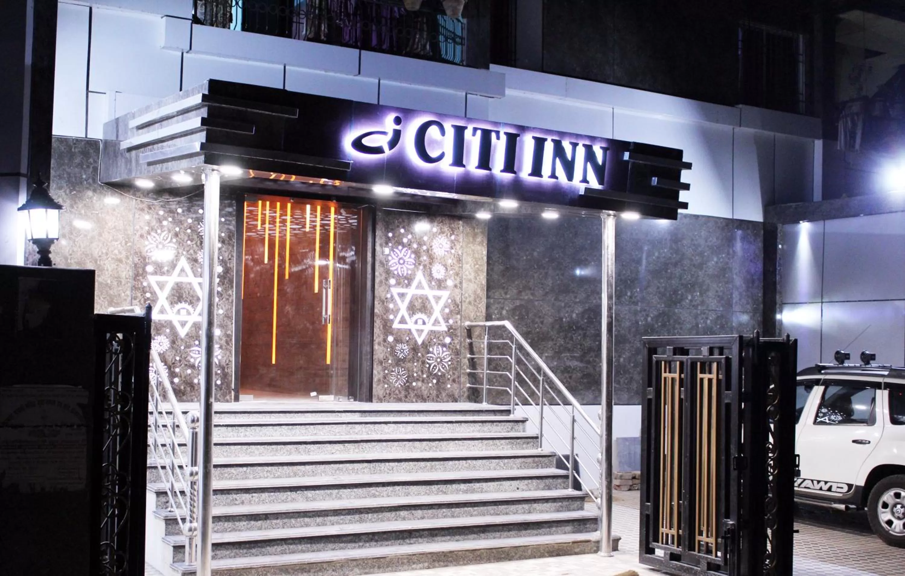 Facade/entrance in Citi Inn