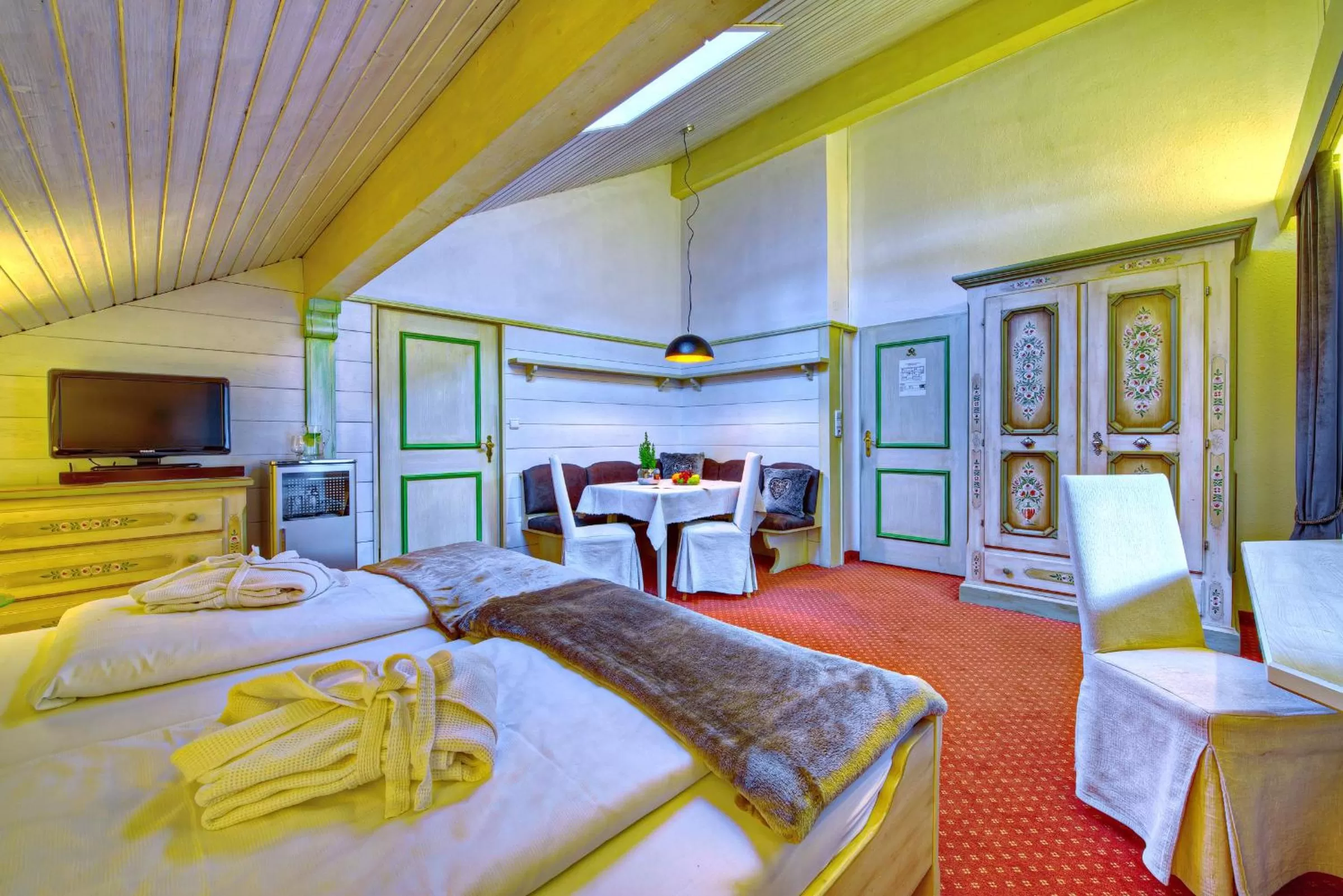 Photo of the whole room, Bed in DIANA Naturpark Hotel - Partnerbetrieb von "Oberstaufen PLUS GOLF"