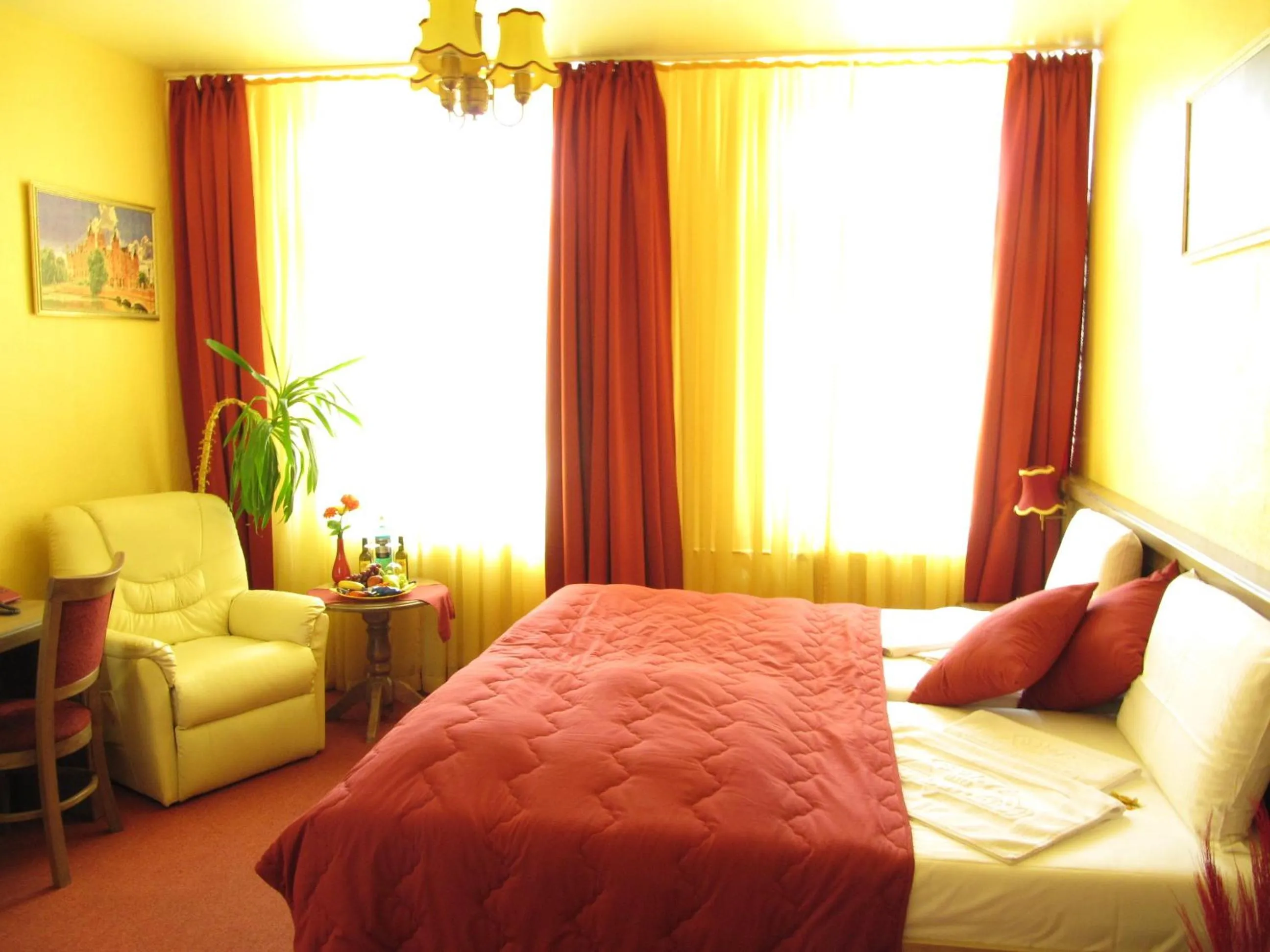 Photo of the whole room, Bed in Hotel am Hauptbahnhof