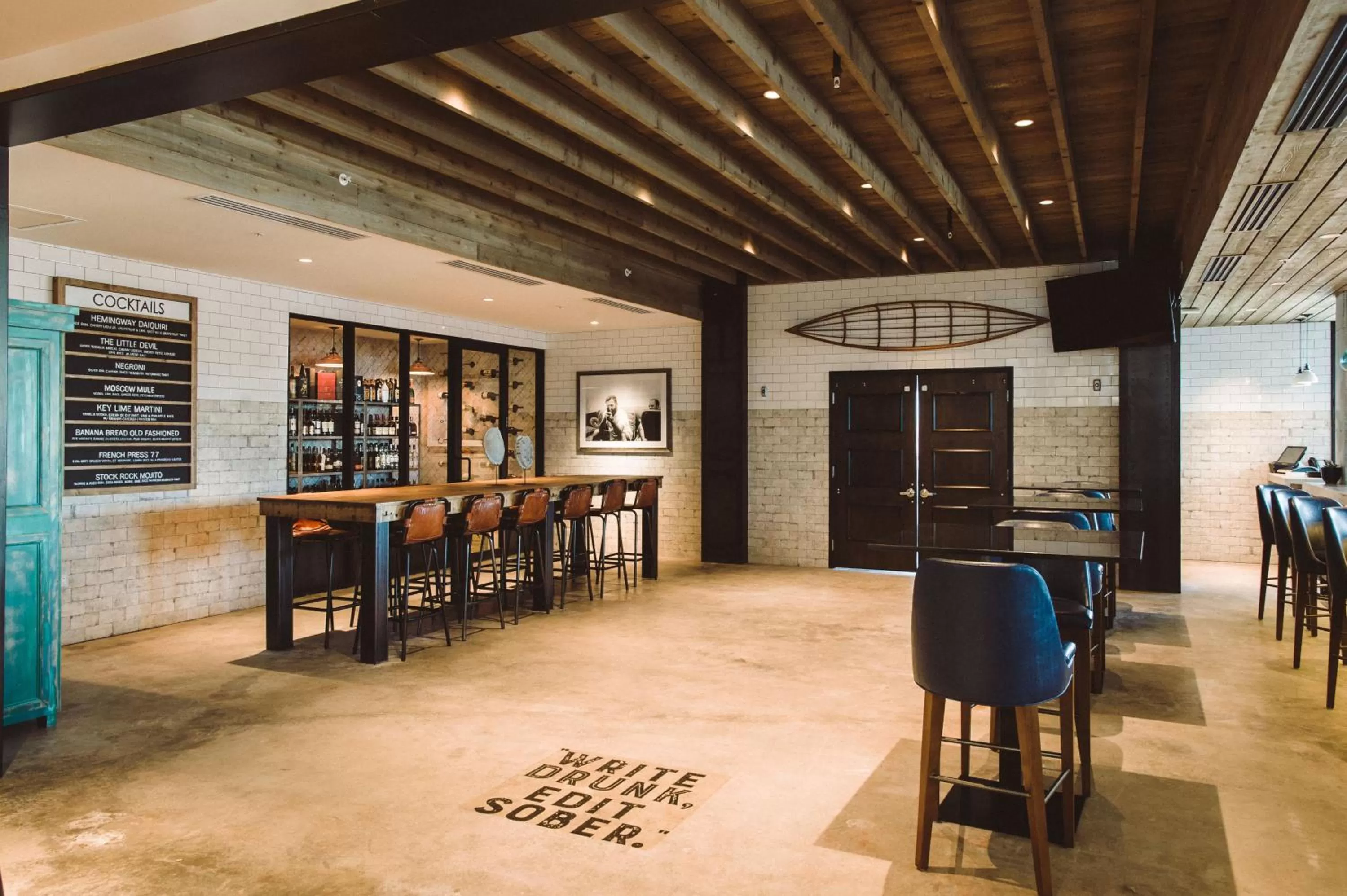 Lounge or bar in The Perry Hotel & Marina Key West