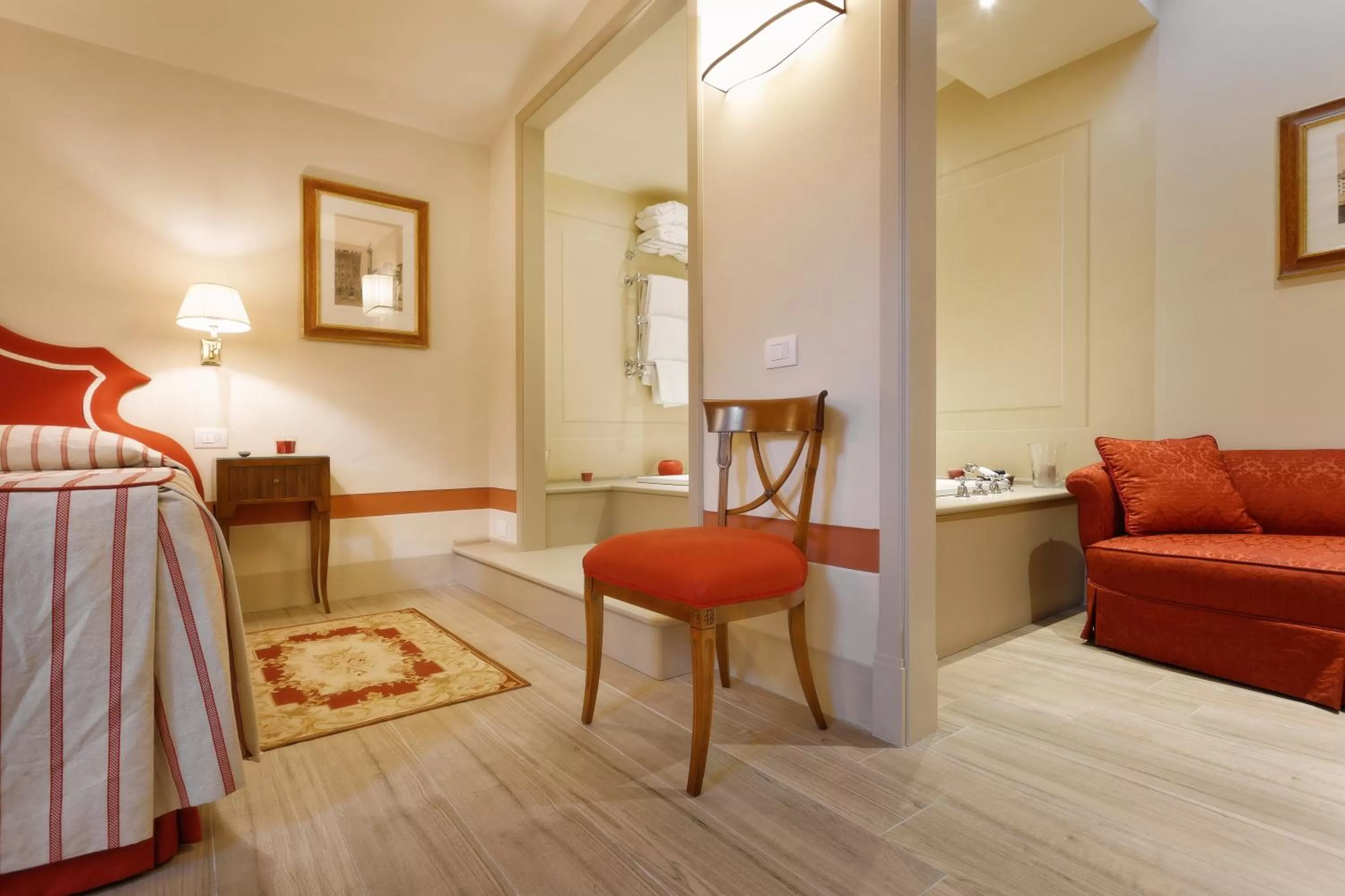 Photo of the whole room, Bed in Palazzo Niccolini al Duomo Residenza D'Epoca