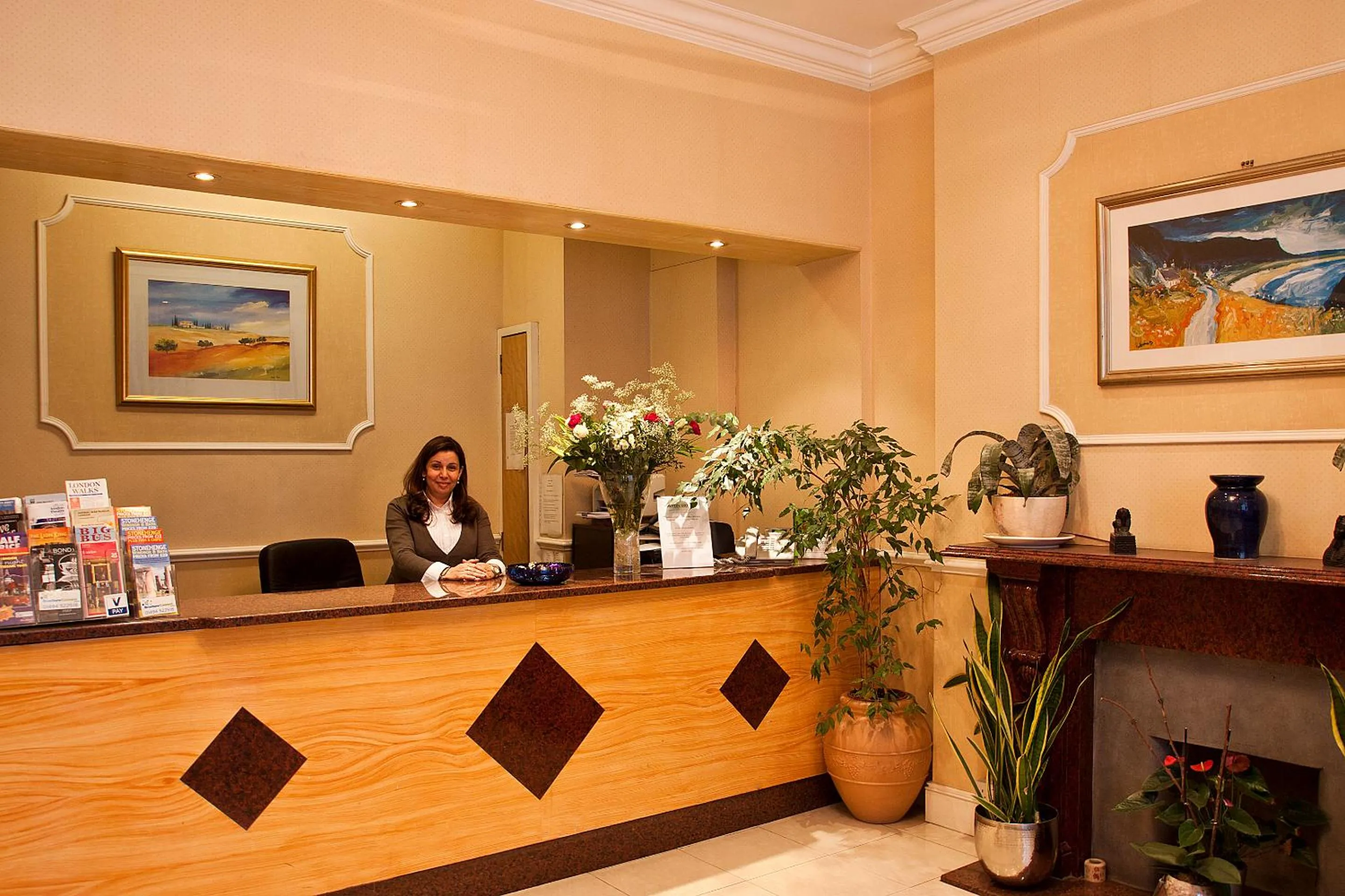 Lobby or reception in Avon Hotel
