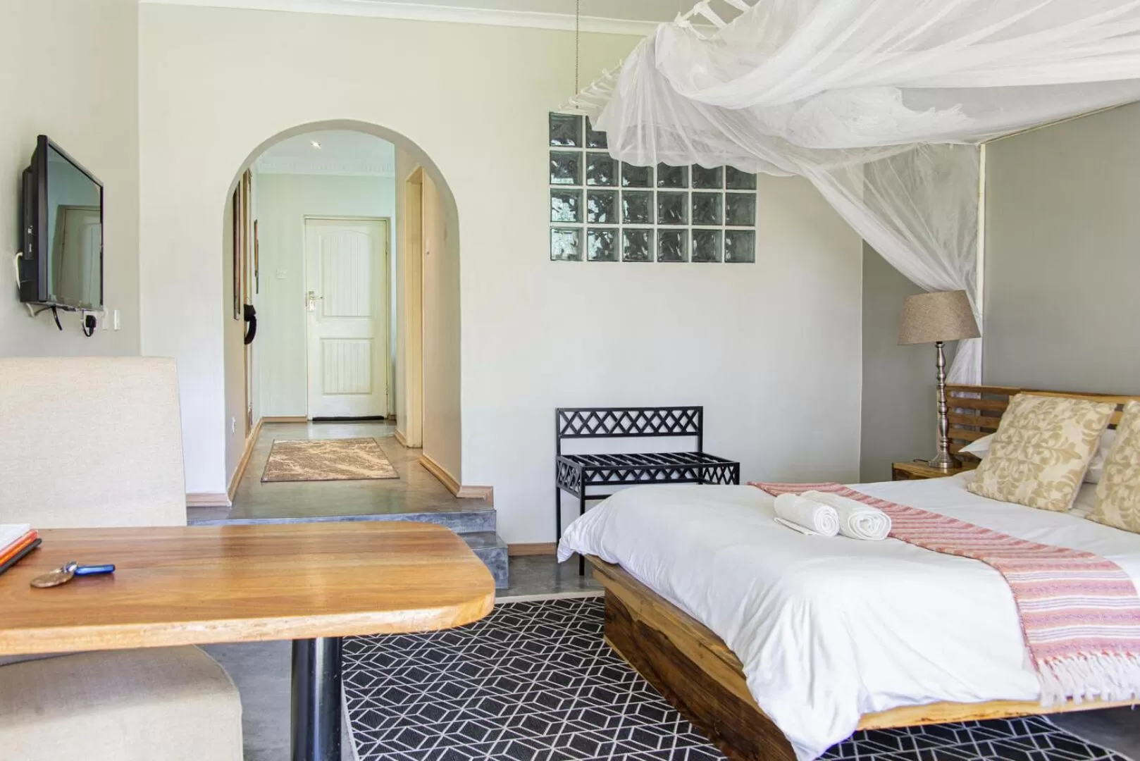 Bed in The Leslie - Bed & Breakfast