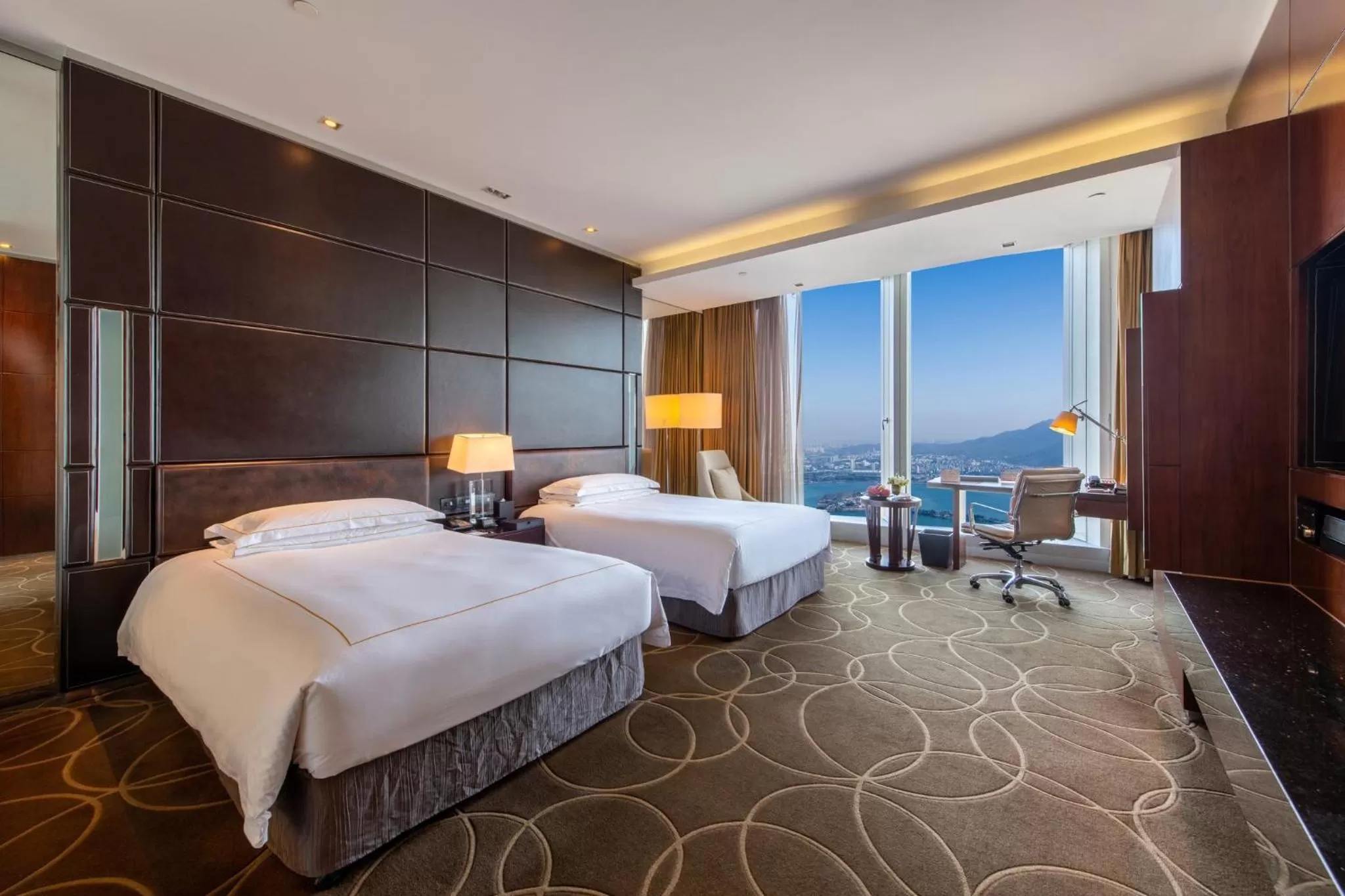 Photo of the whole room, Bed in InterContinental Nanjing by IHG