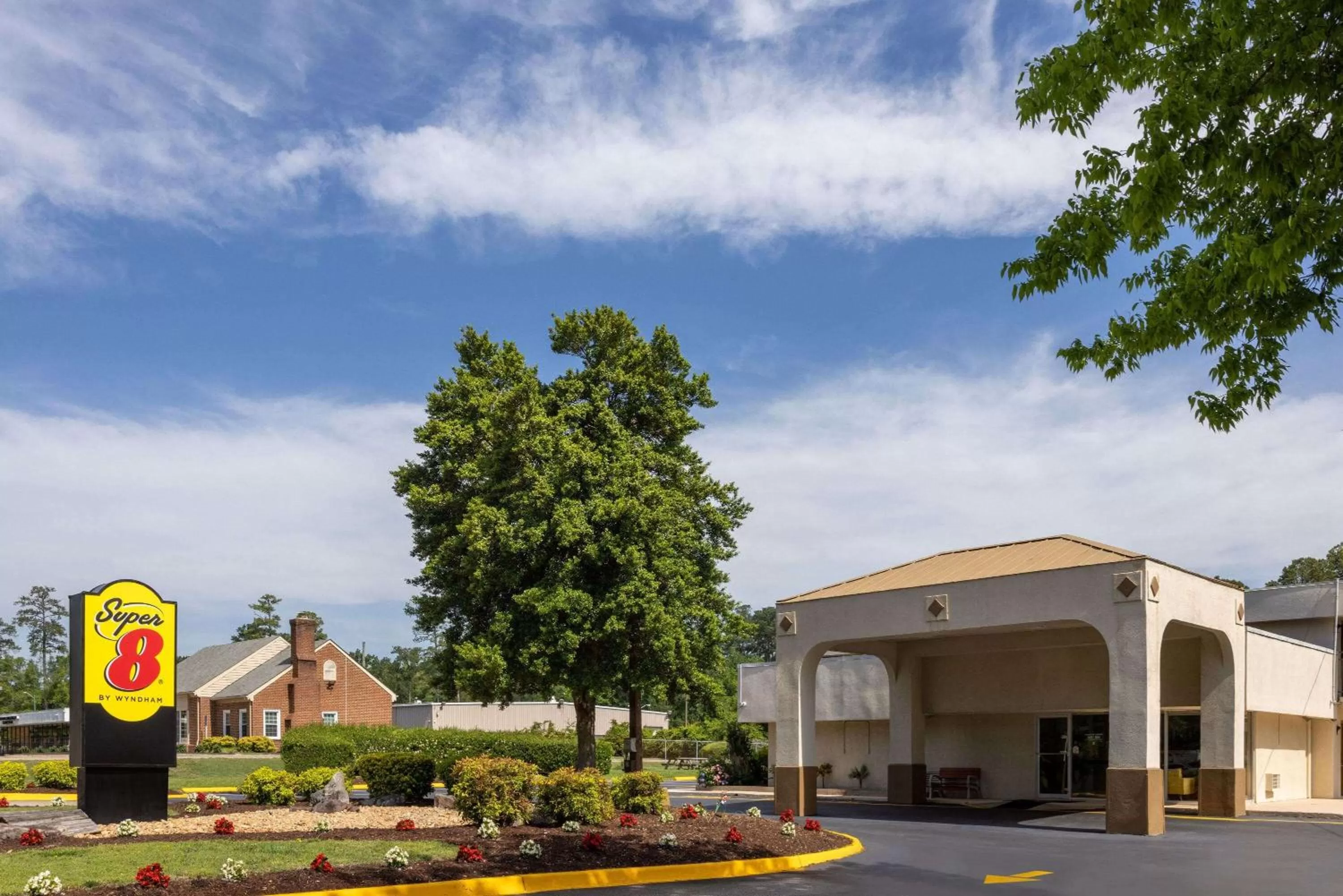 Property building in Super 8 by Wyndham Williamsburg/Historic Area