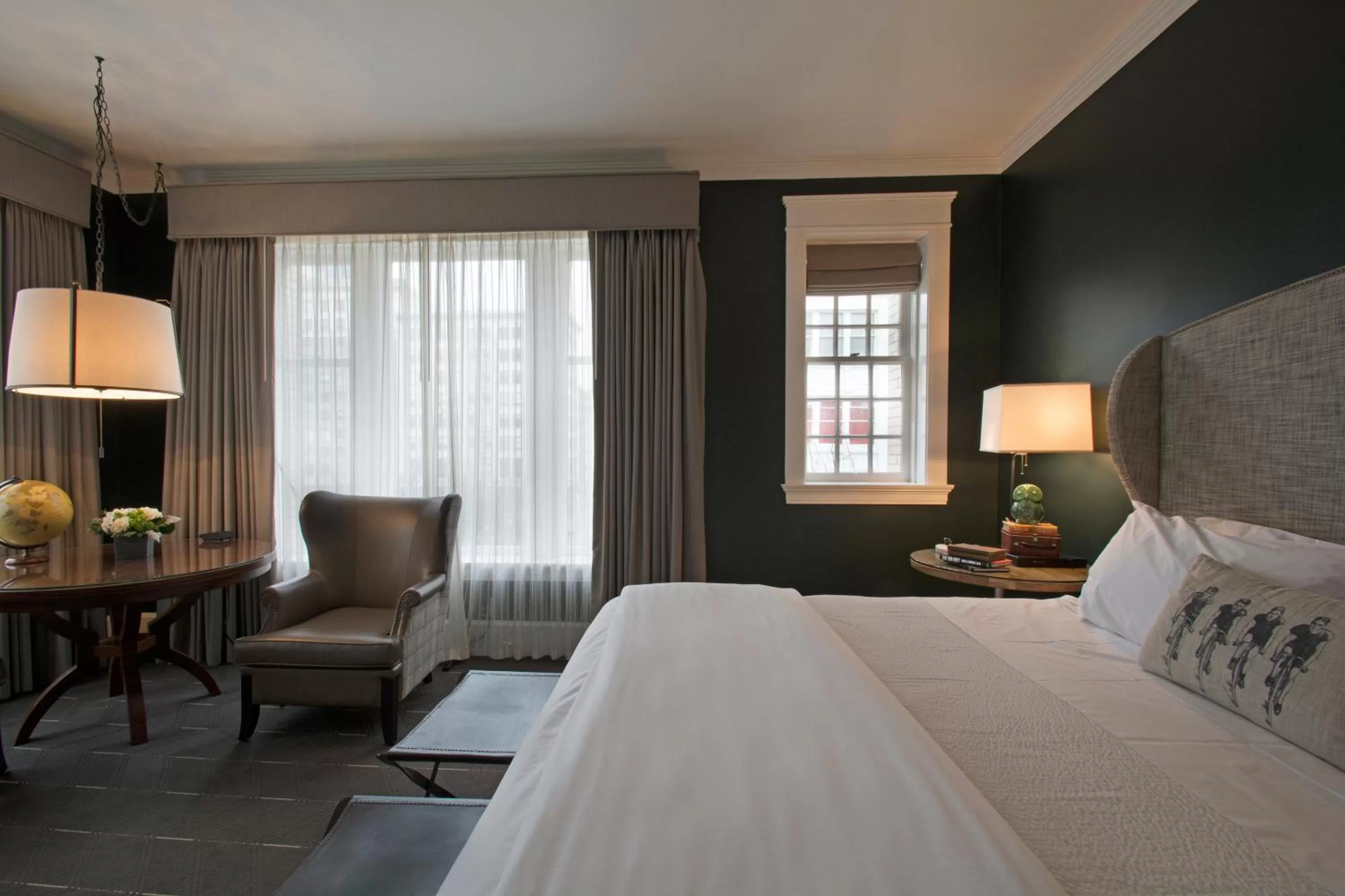 Photo of the whole room, Bed in Sentinel Hotel