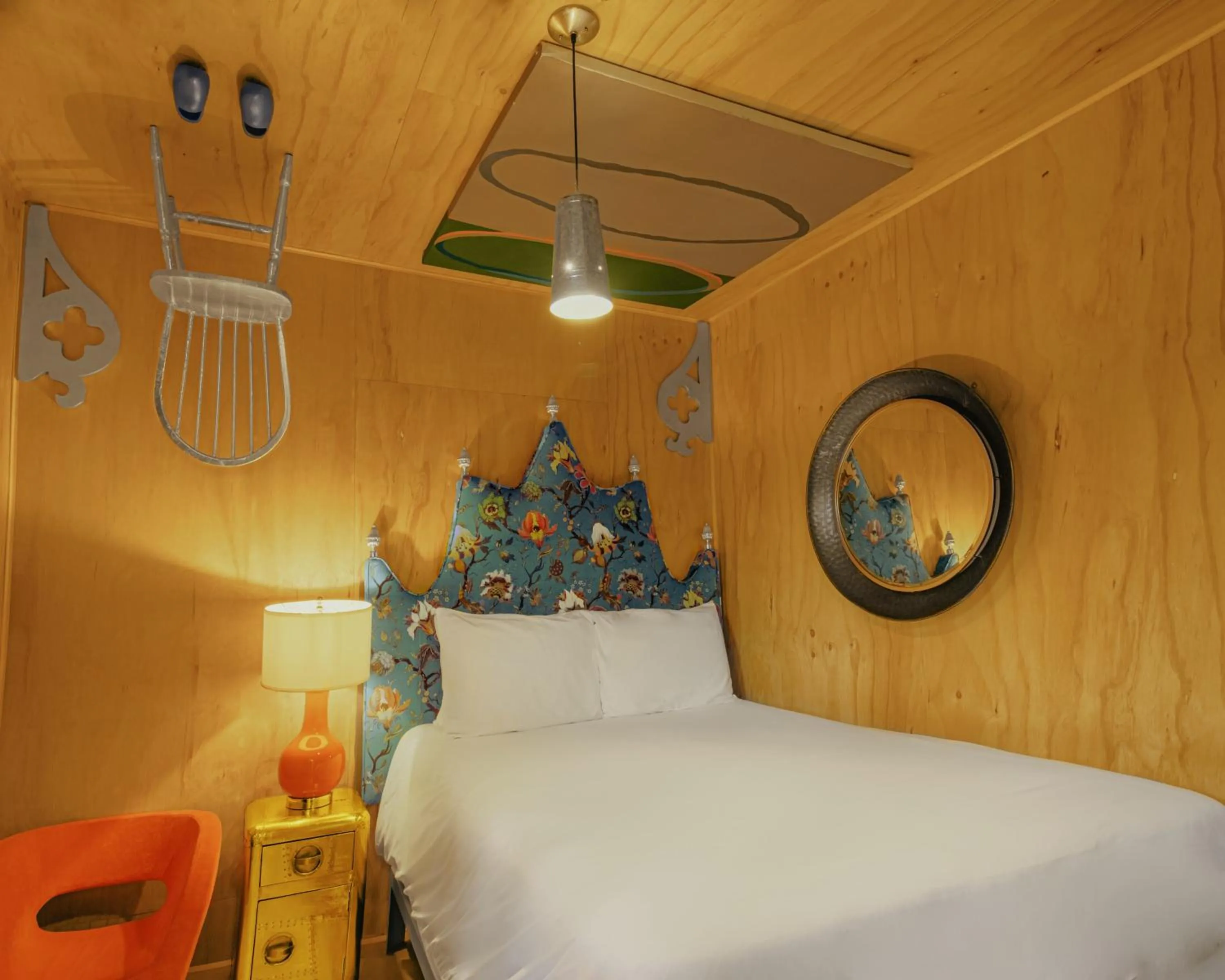 Bedroom, Bed in Merrill House