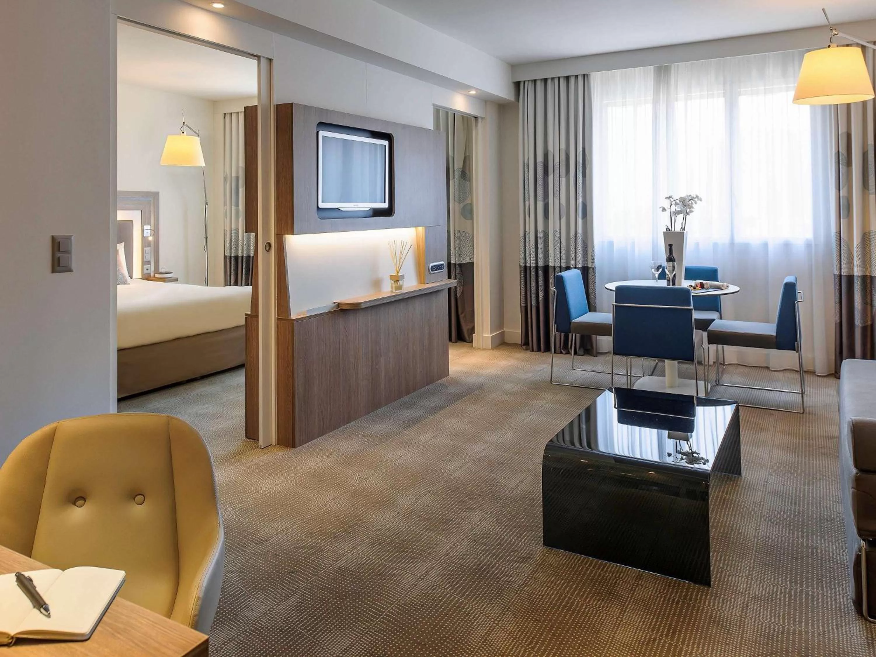 Photo of the whole room, Bed in Novotel Lugano Paradiso