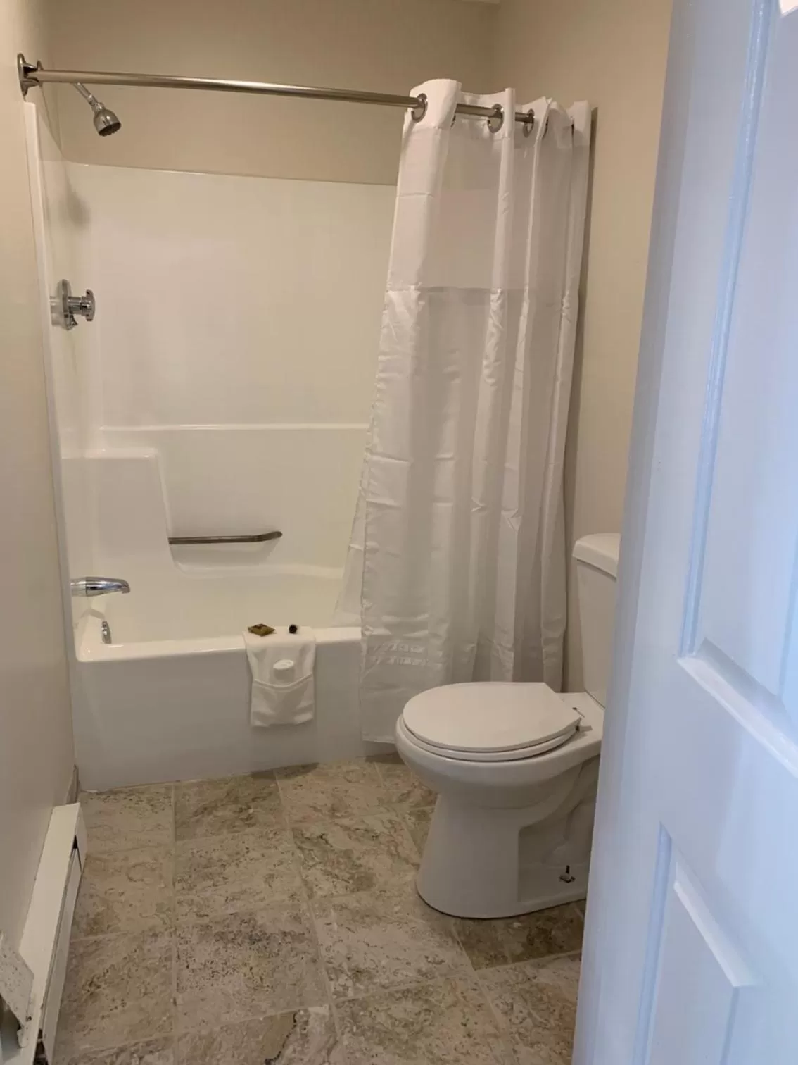 Bathroom in Classic Motor Lodge Providence - West Greenwich