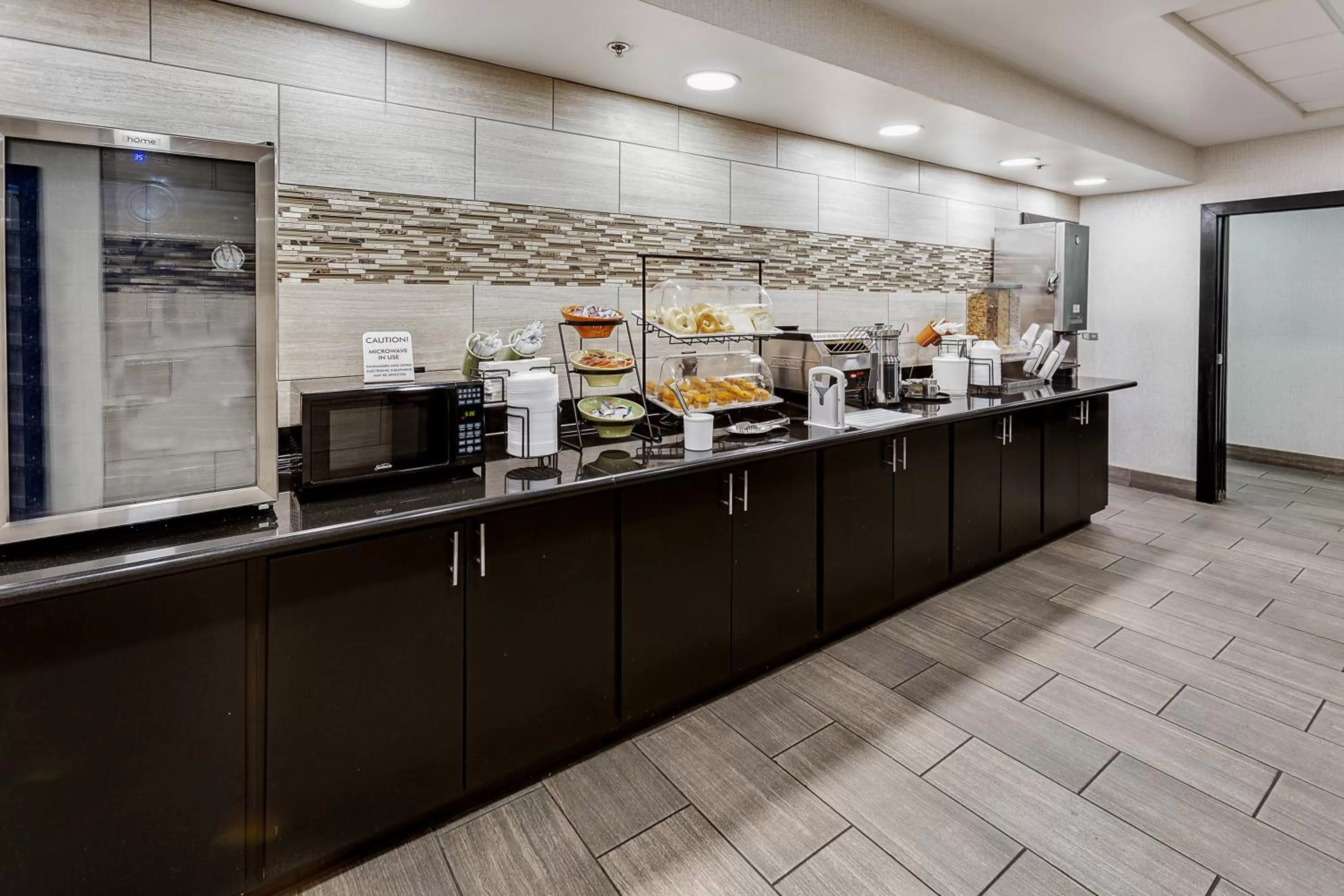 Food and drinks in La Quinta by Wyndham Clarksville