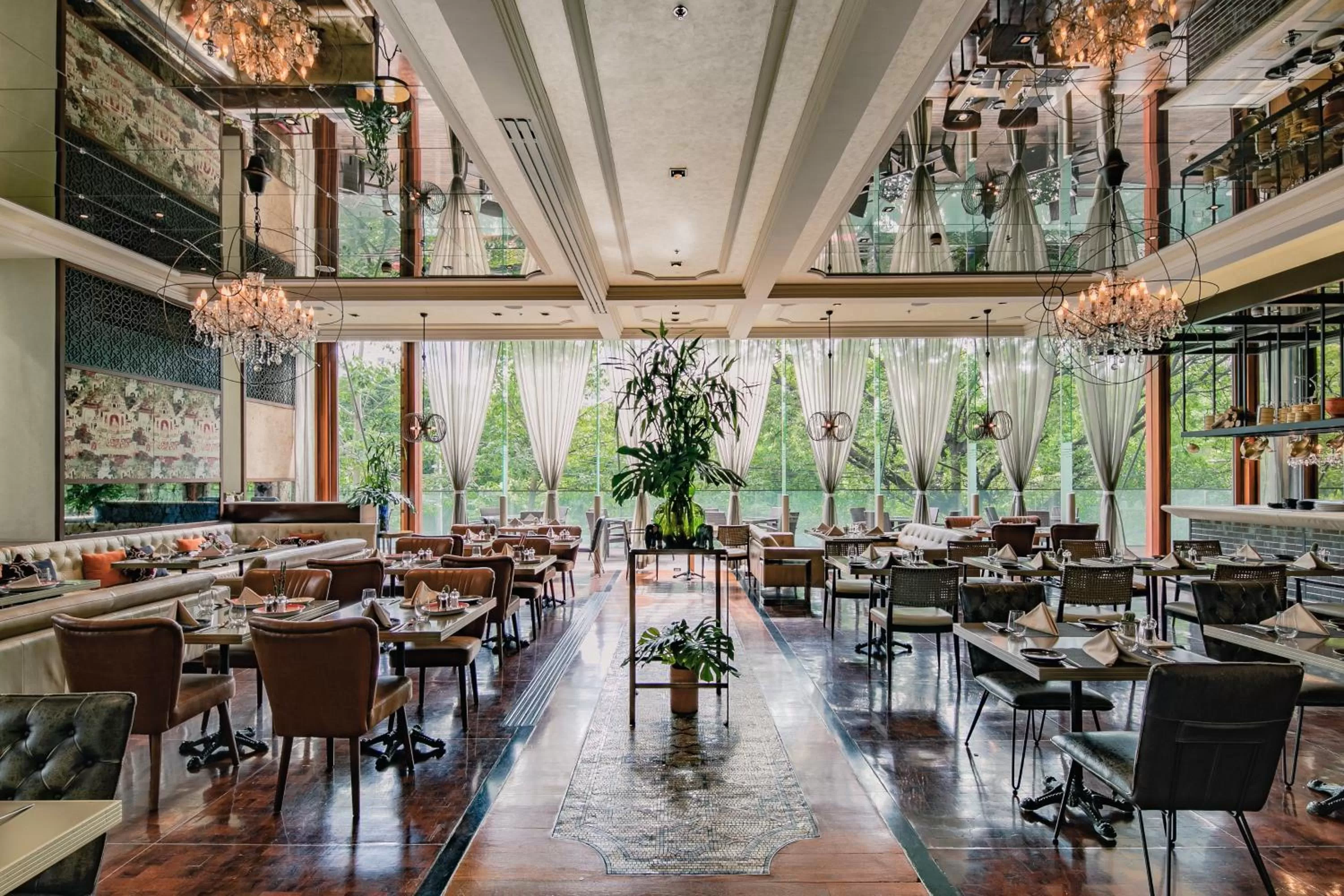 Restaurant/places to eat in Hotel Indigo Bangkok Wireless Road by IHG