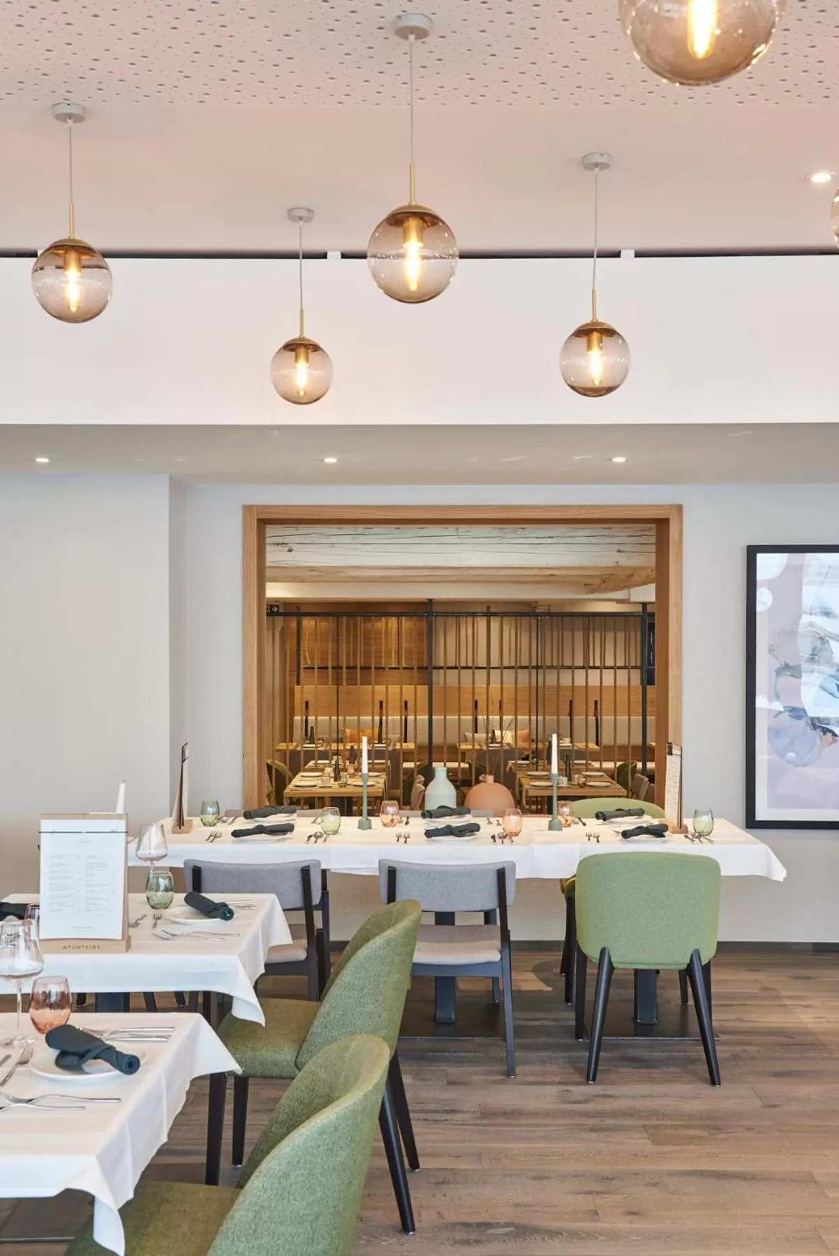 Restaurant/places to eat in Mountains Hotel