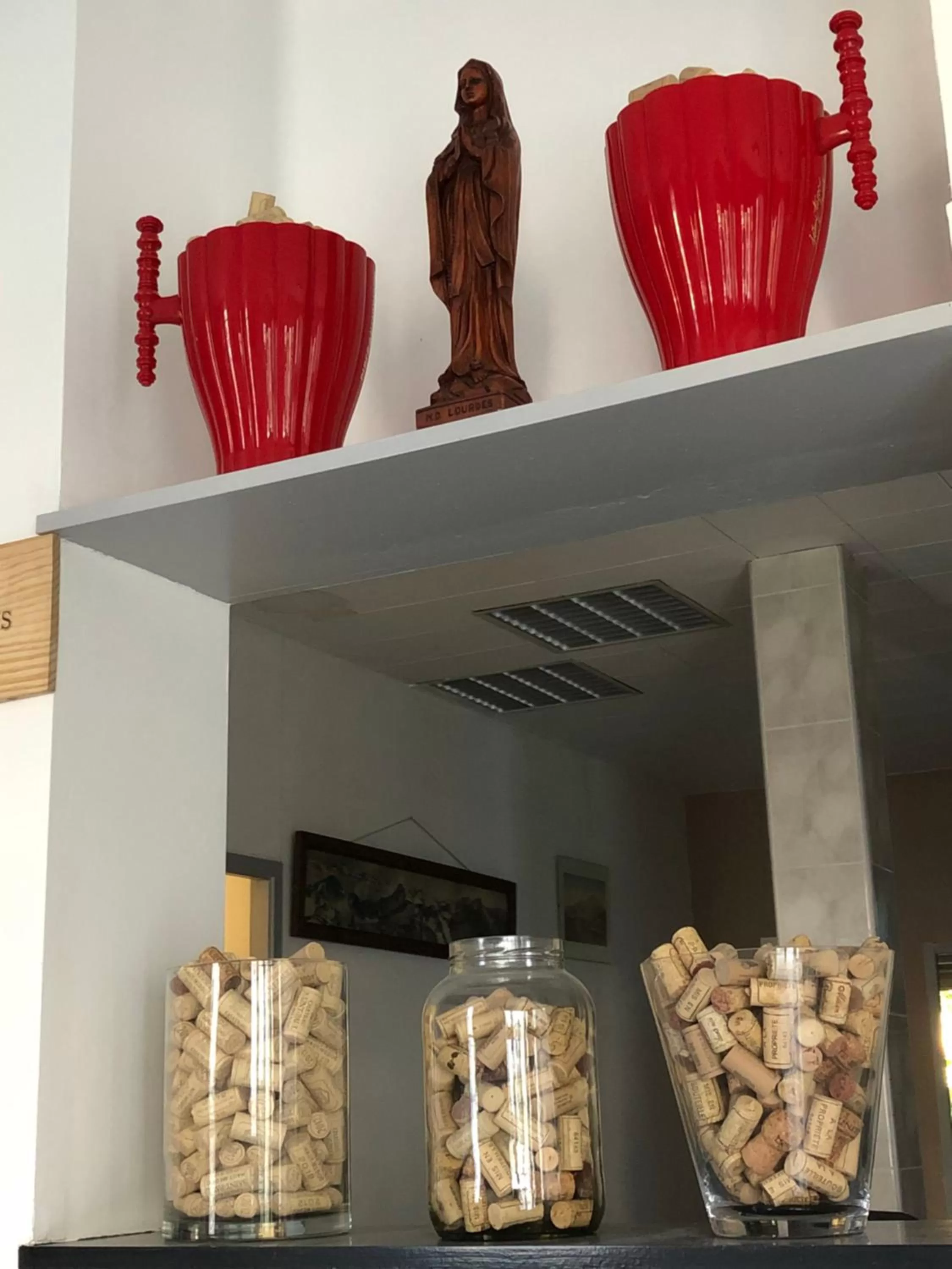 Lounge or bar in Hôtel Au Petit Languedoc