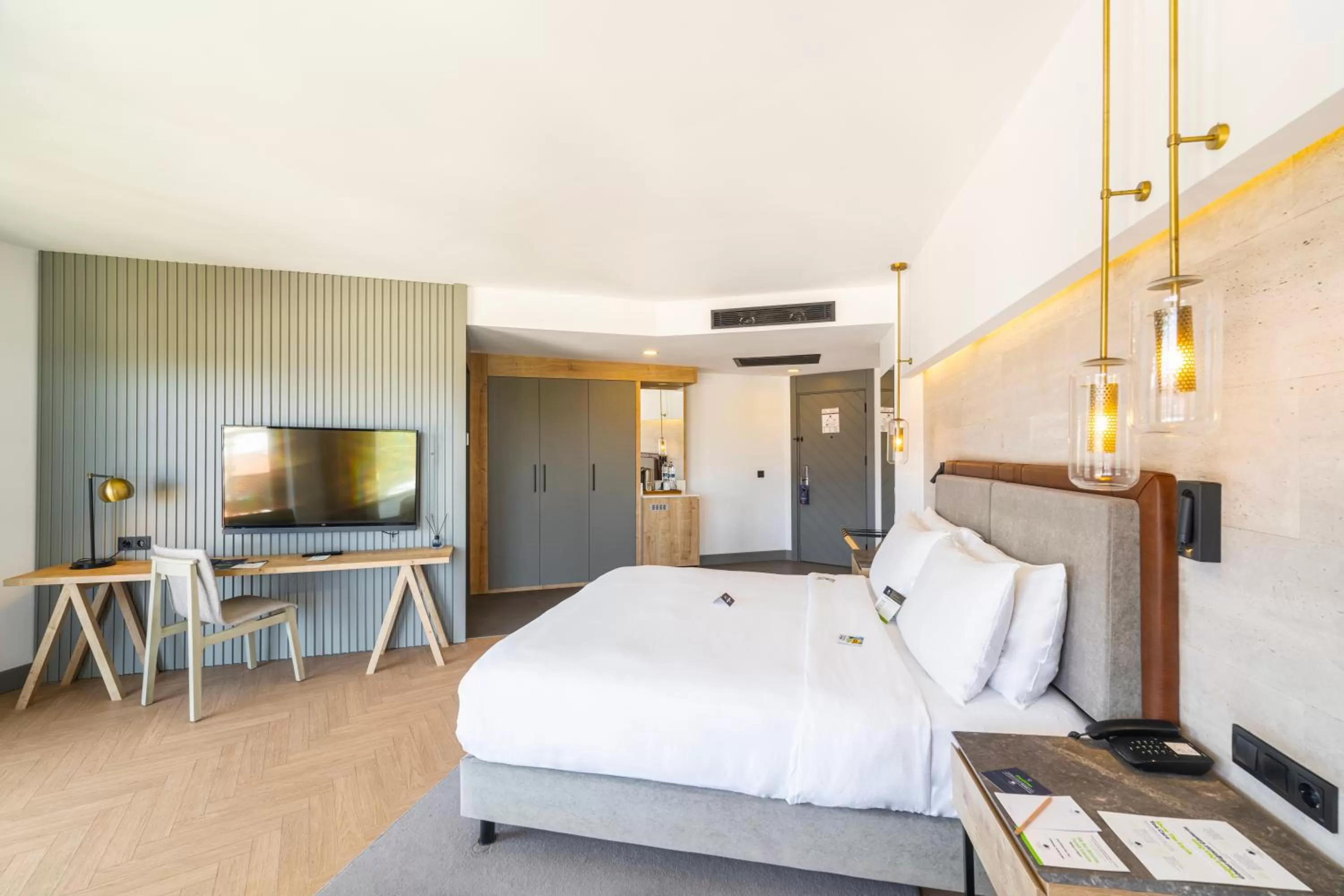 Bedroom, Bed in DoubleTree by Hilton Antalya-Kemer All-Inclusive Resort