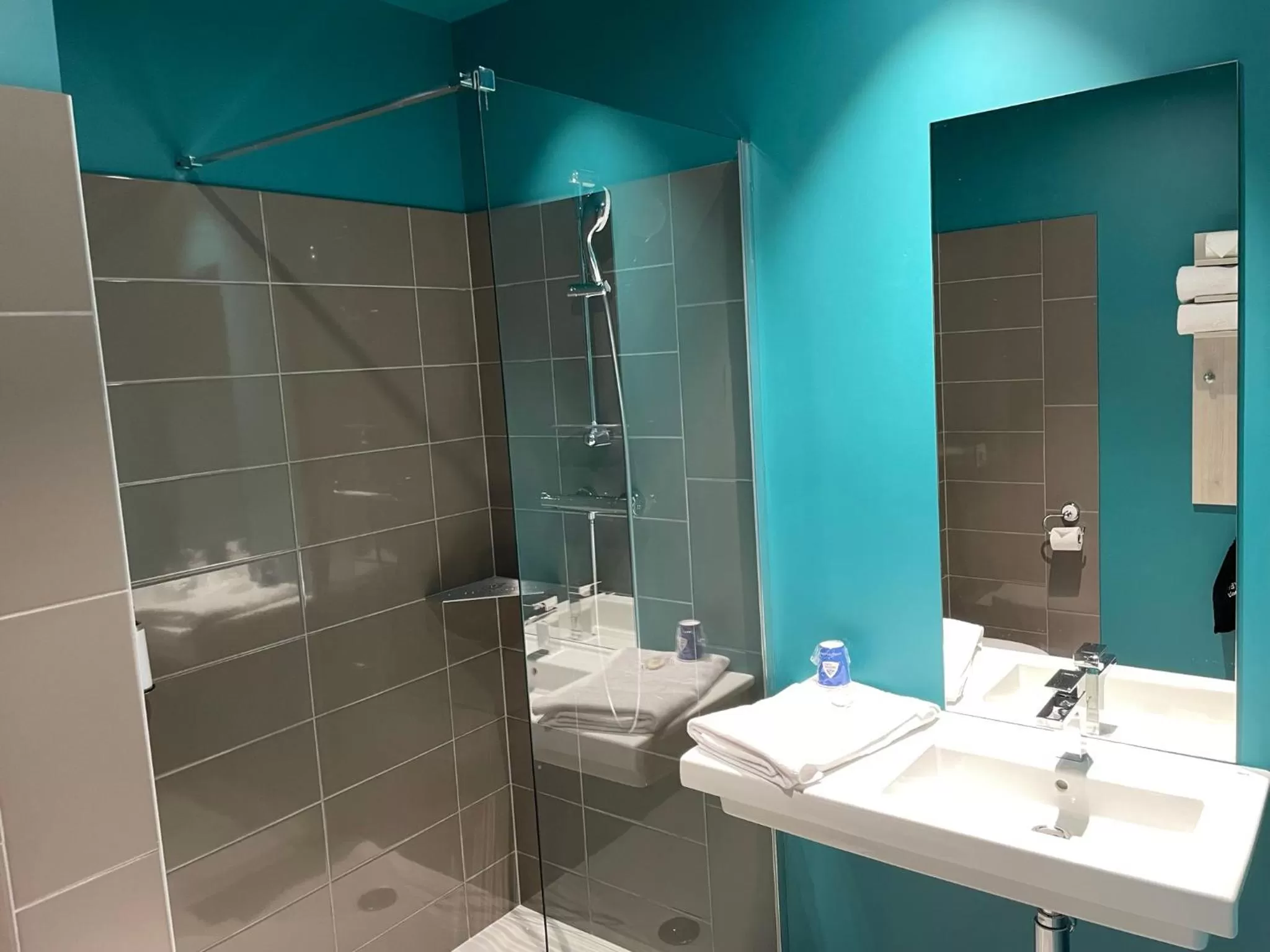 Bathroom in Akena Molinges - La Brocatelle