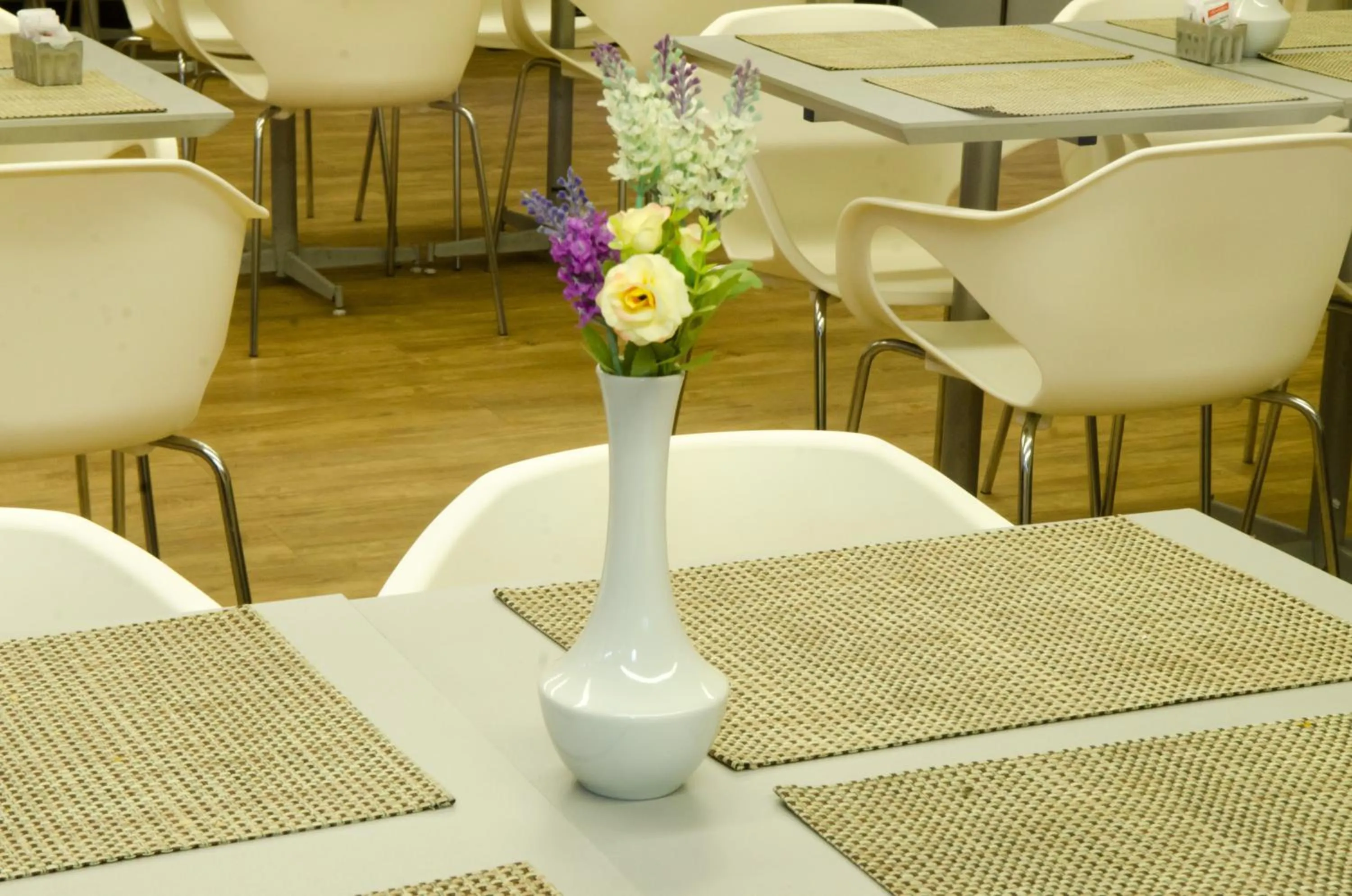 Lounge or bar in Ímpar Suítes Expominas