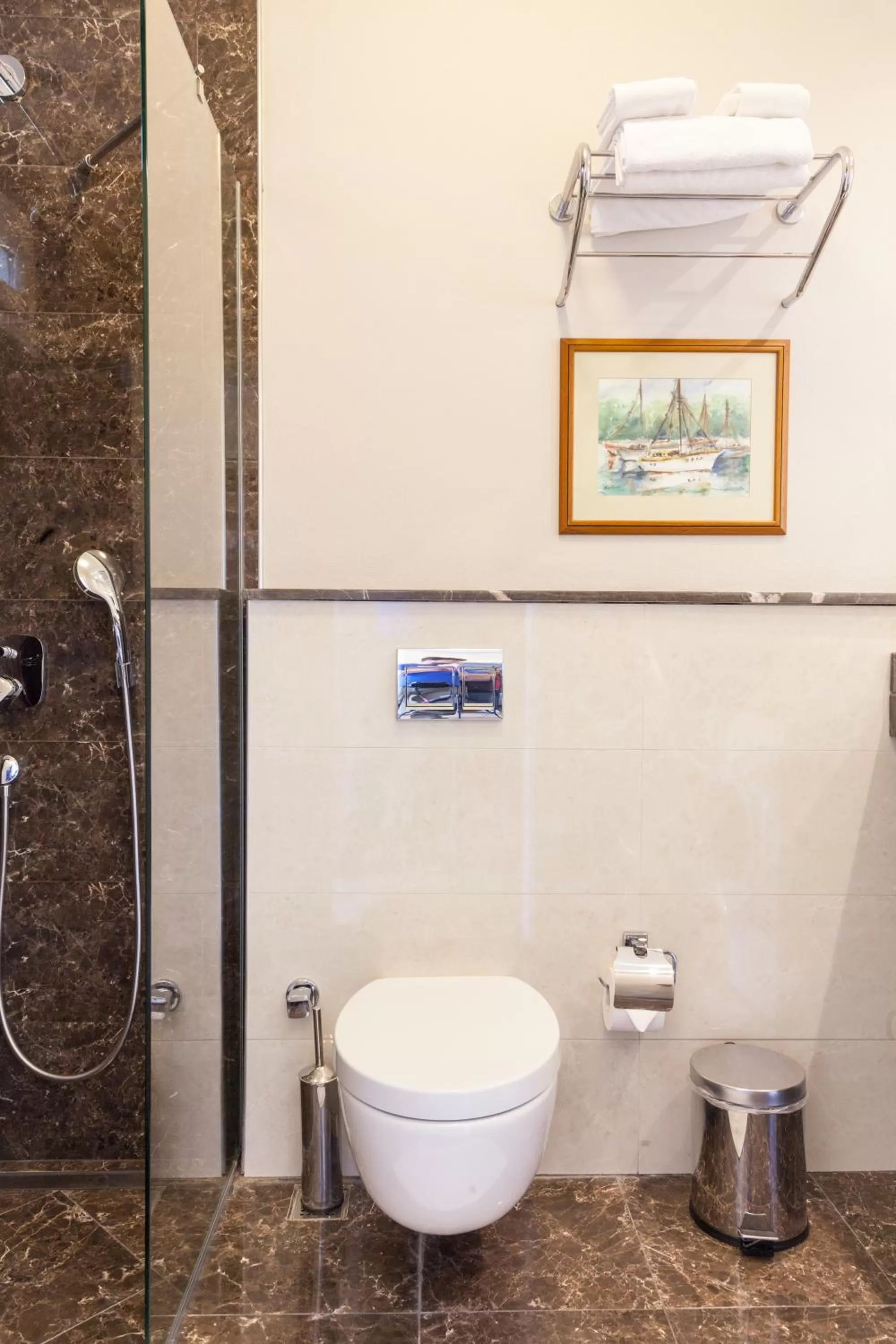 Shower in Sun Garden Apart Hotel