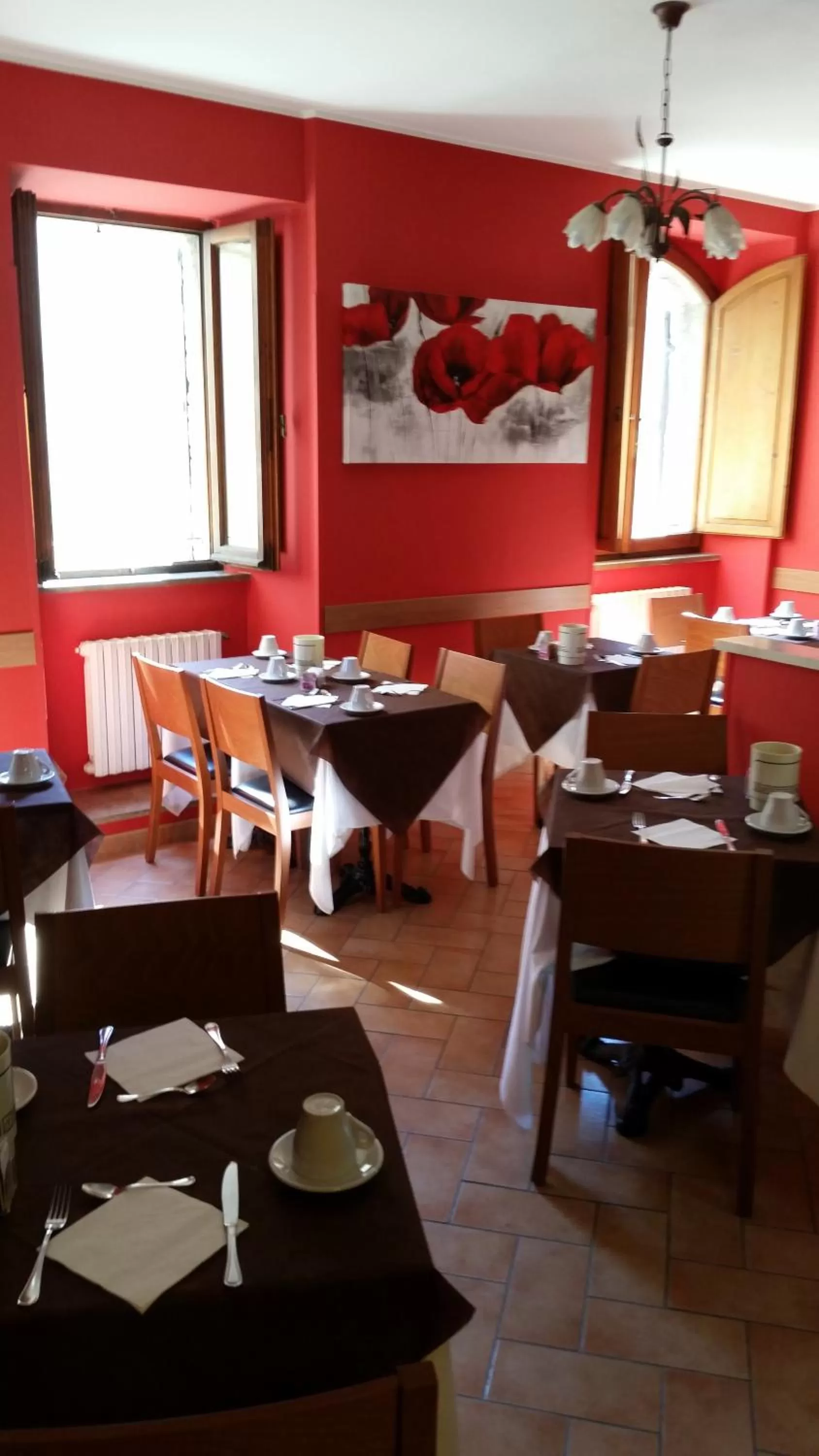 Restaurant/places to eat in Hotel Properzio