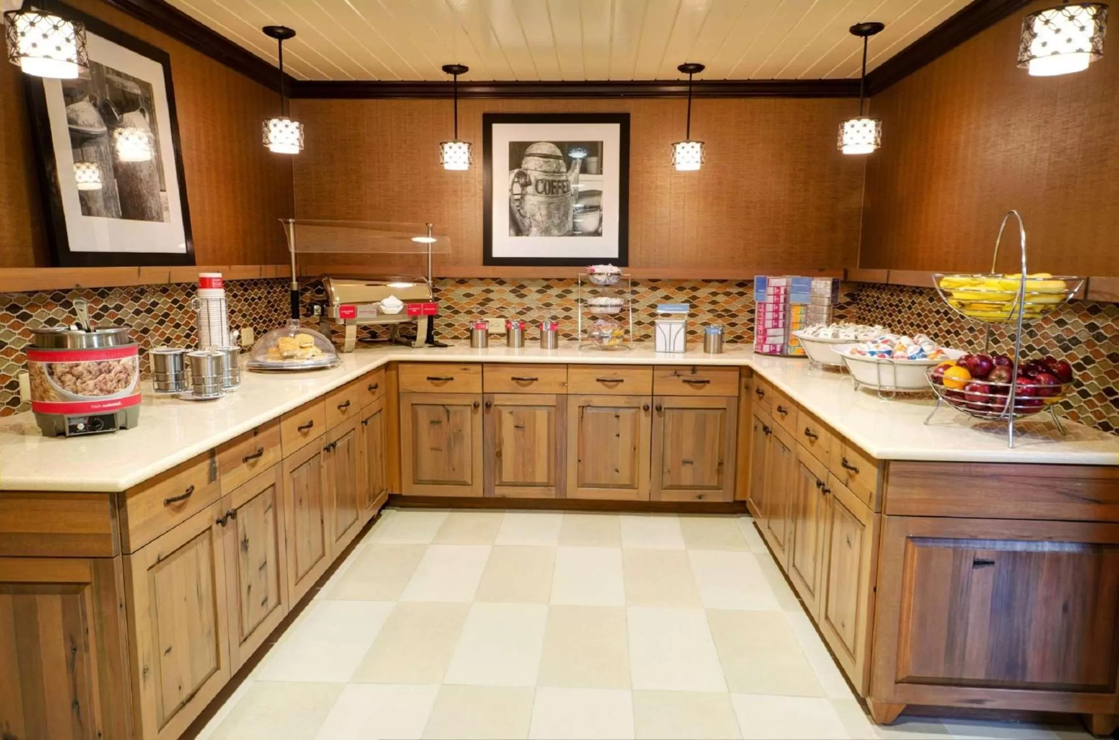 Dining area in Hampton Inn & Suites Tifton