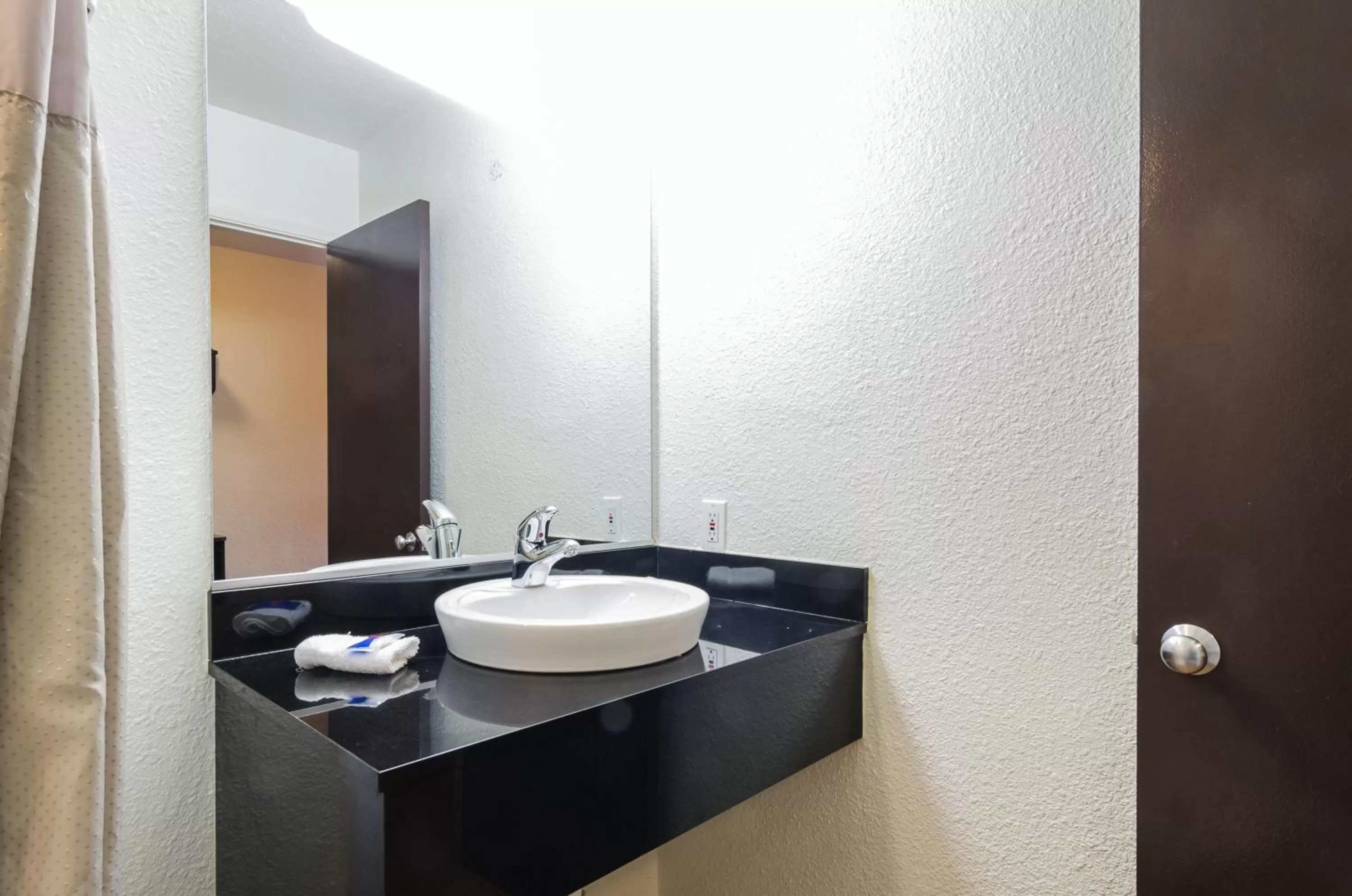 Bathroom in Motel 6-Seattle, WA - Sea-Tac Airport South