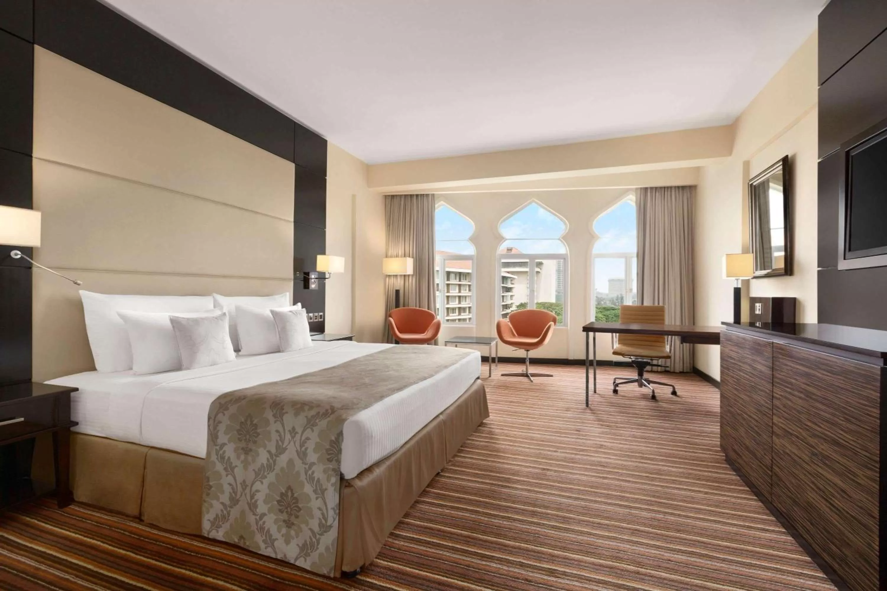 Photo of the whole room, Bed in Ramada Colombo