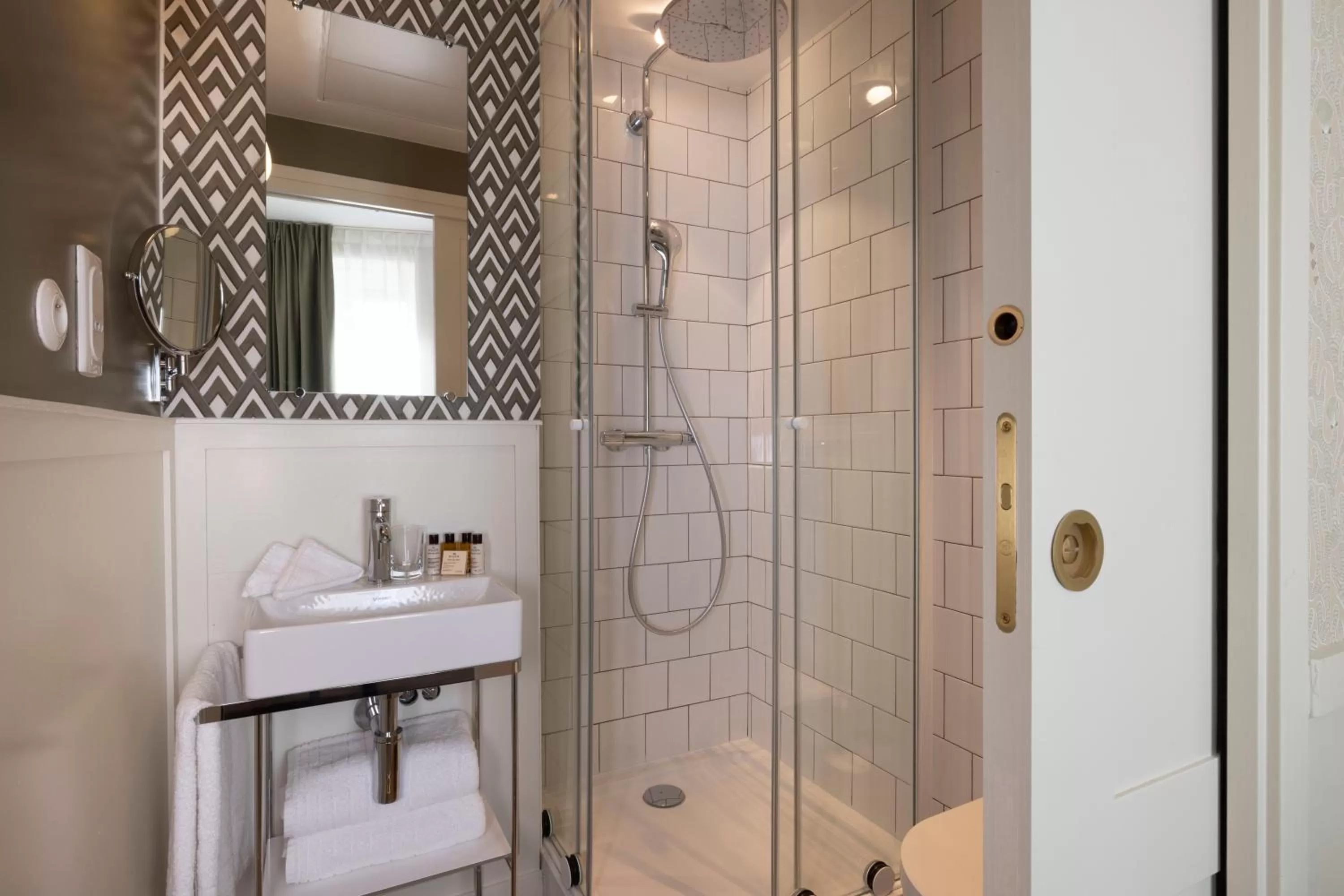 Property building in Le Petit Oberkampf Hotel & Spa