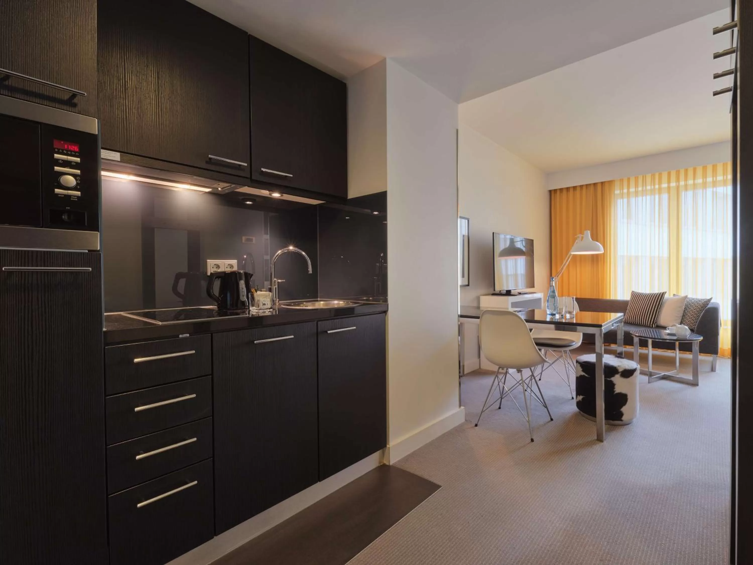 Bedroom in Adina Apartment Hotel Berlin Hackescher Markt