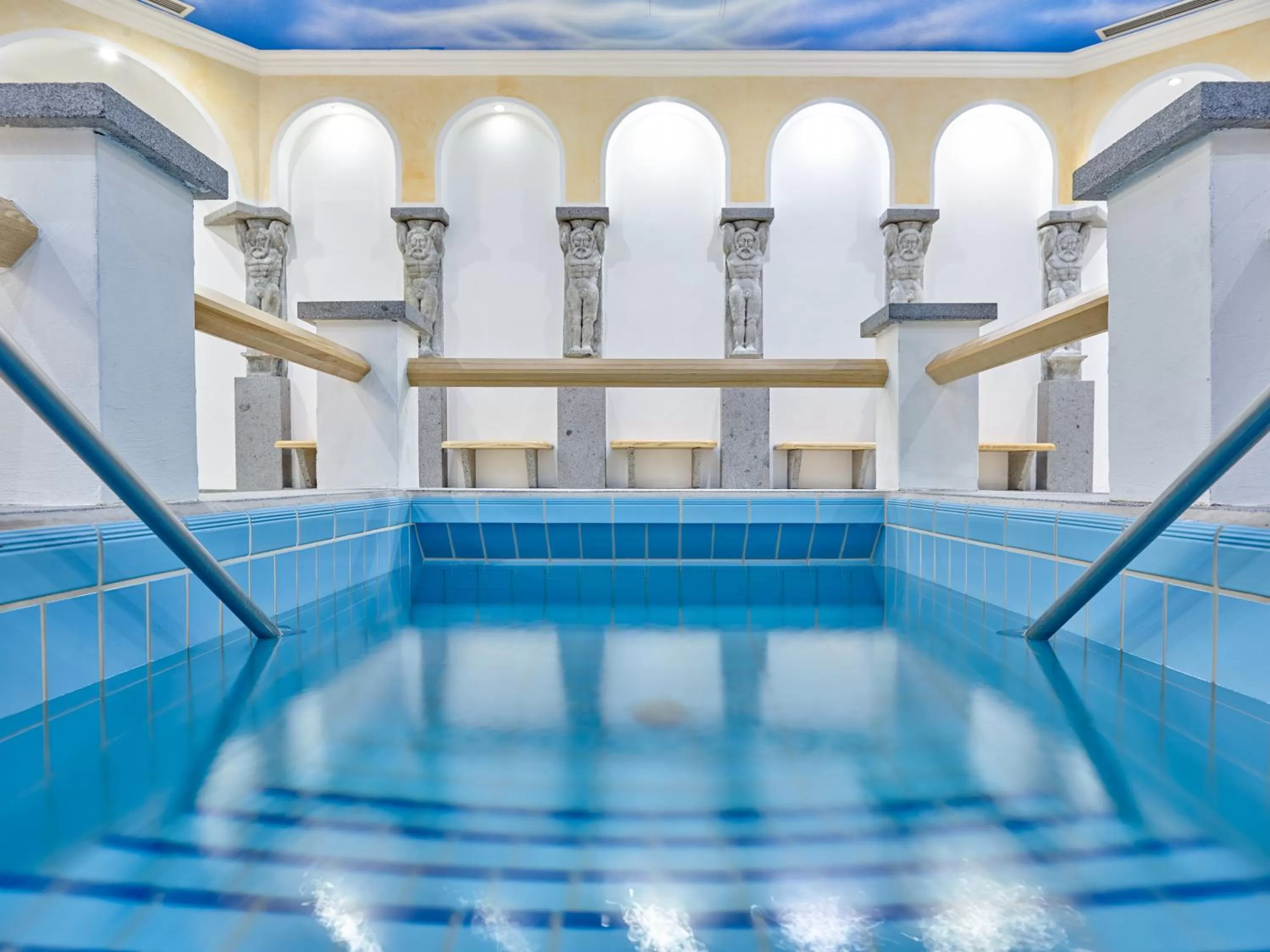 Swimming pool in Parkhotel Bad Griesbach