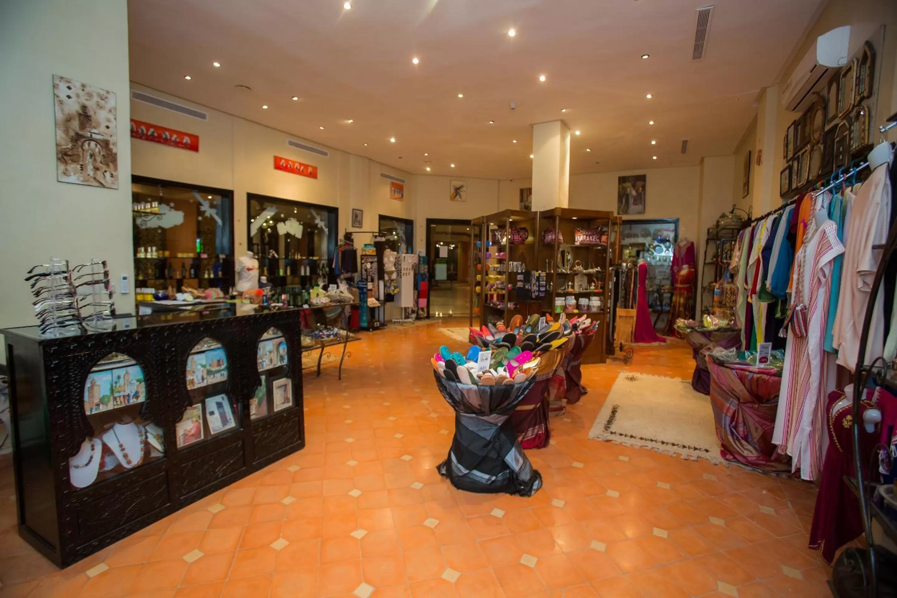 On-site shops in Zalagh Kasbah Hotel & Spa