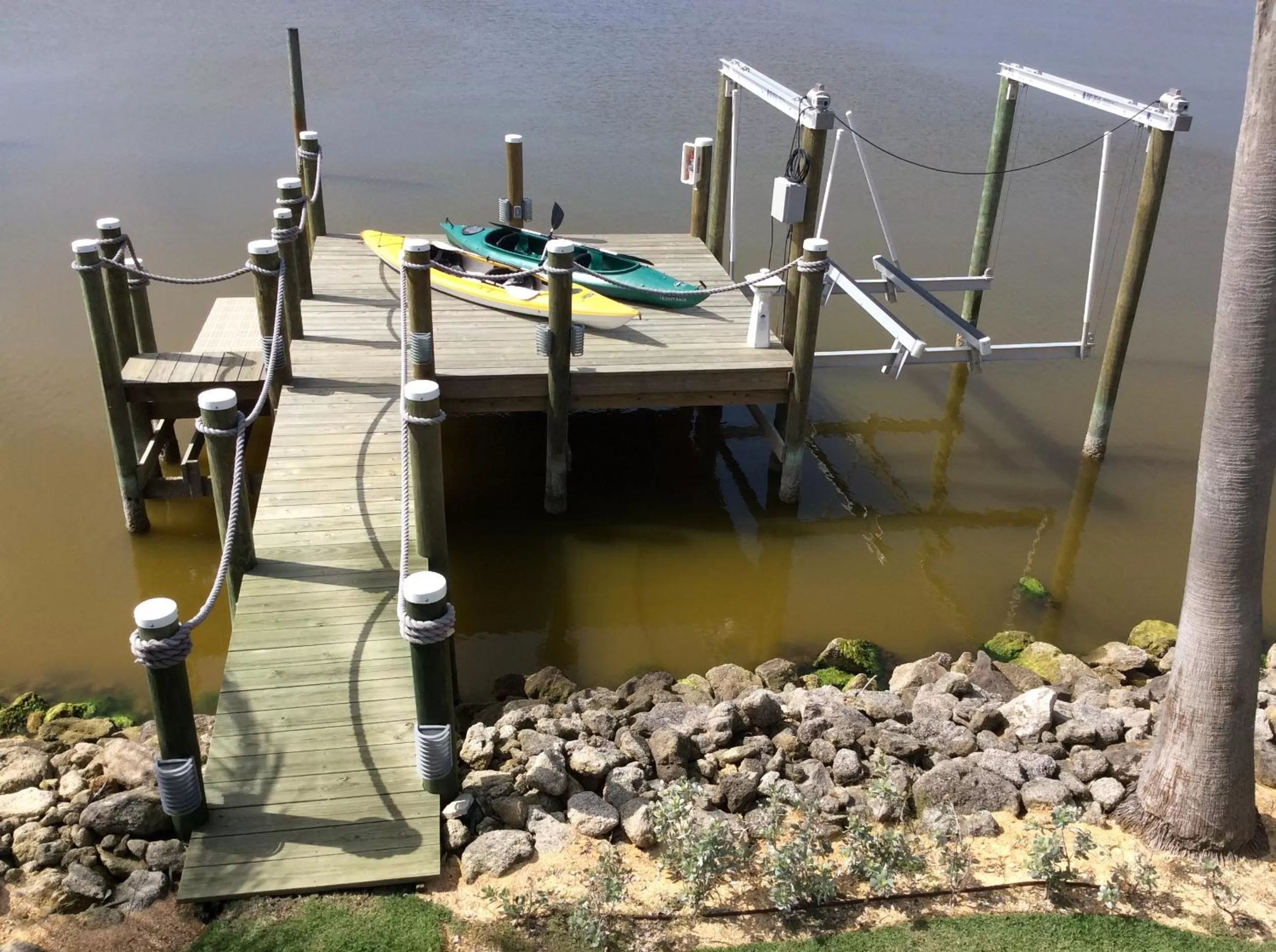 Canoeing in Lost Inn Paradise