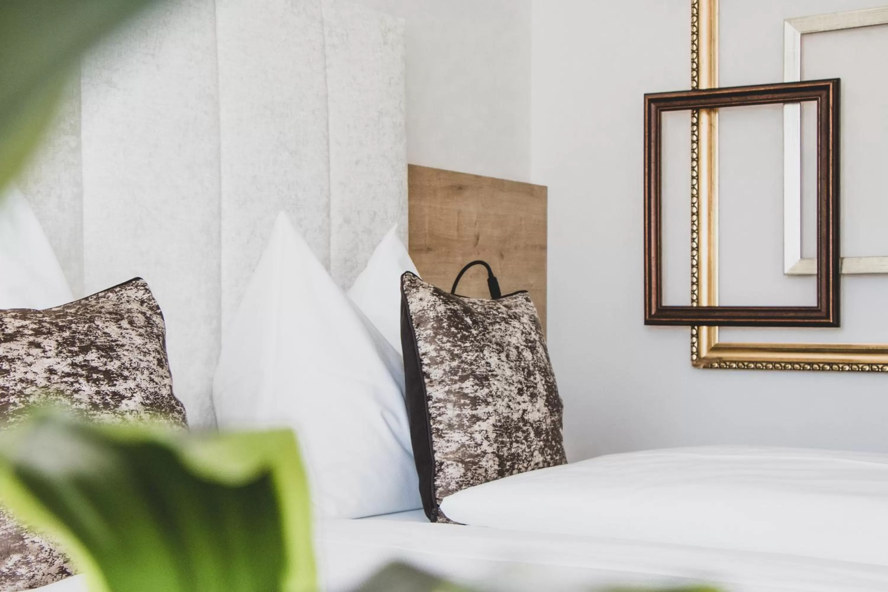 Photo of the whole room, Bed in Boutique Hotel Edelmanns