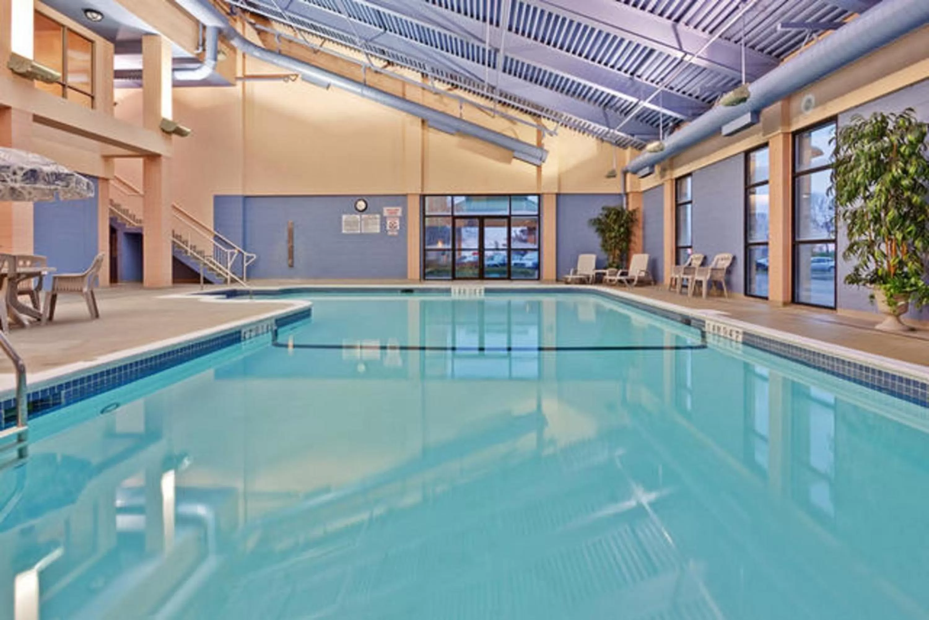 Swimming pool in Holiday Inn Express & Suites Mississauga-Toronto Southwest by IHG
