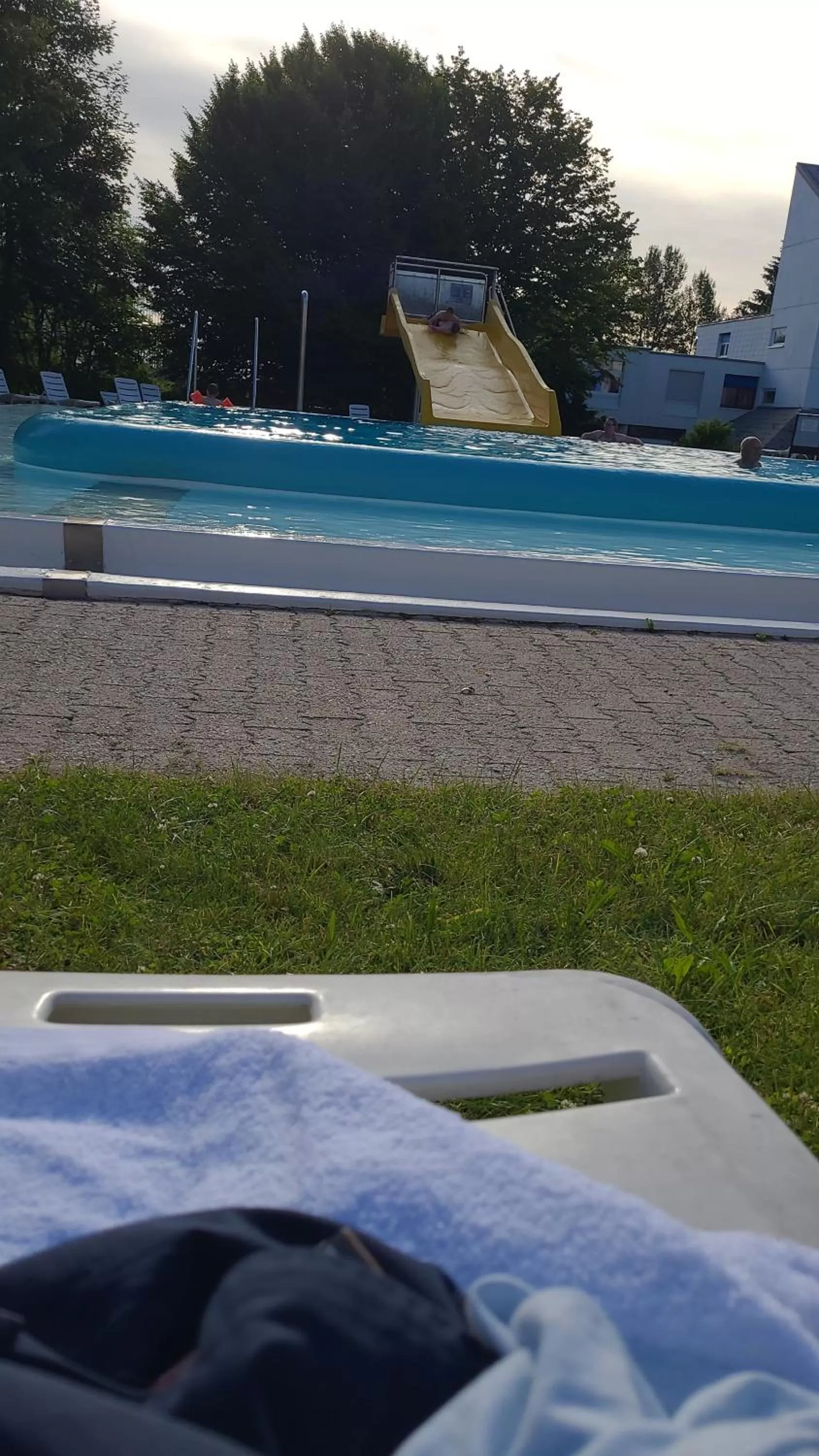 Swimming pool in King Panorama mit Netflix